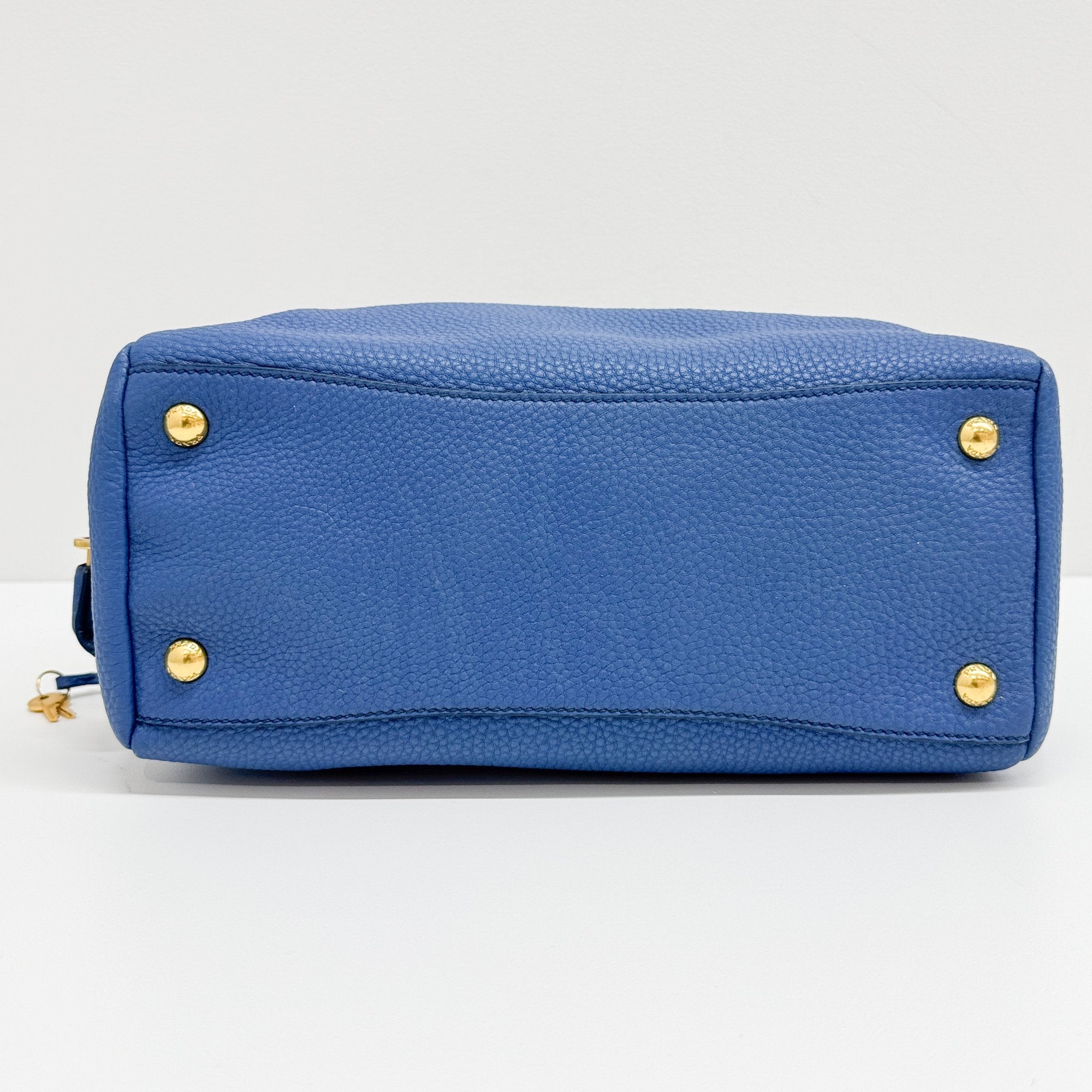 Vatero Dino Tote Bag Handbag Blue Gold Hardware Leather