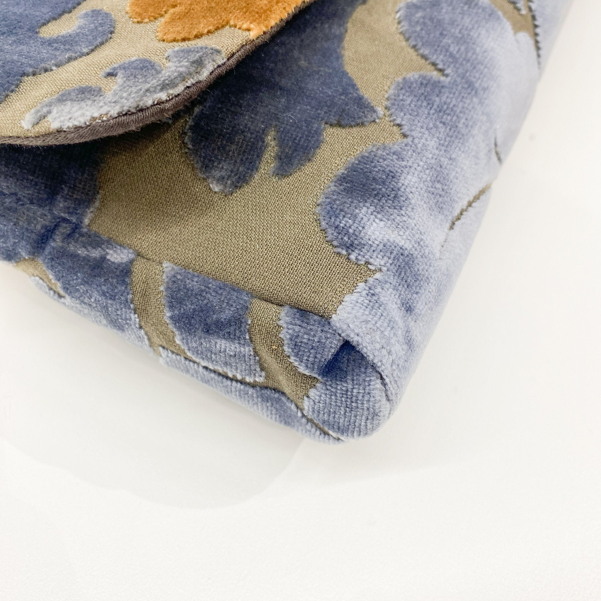 Multi-color Embroidered Velvet Chain Shoulder Bag