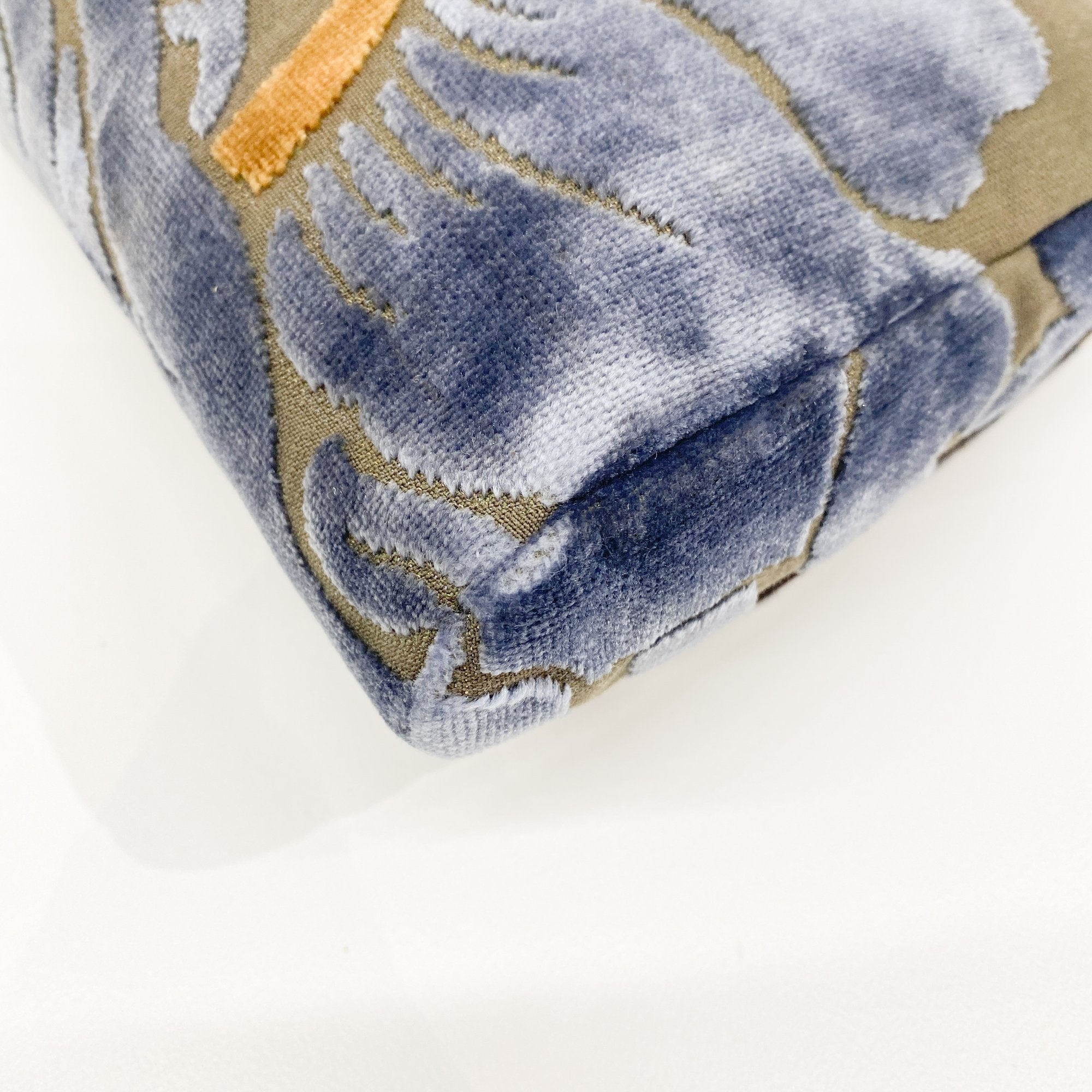 Multi-color Embroidered Velvet Chain Shoulder Bag