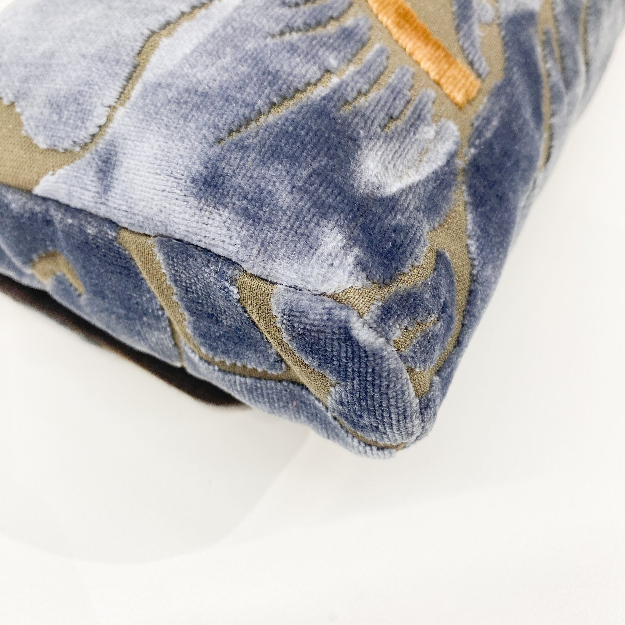 Multi-color Embroidered Velvet Chain Shoulder Bag