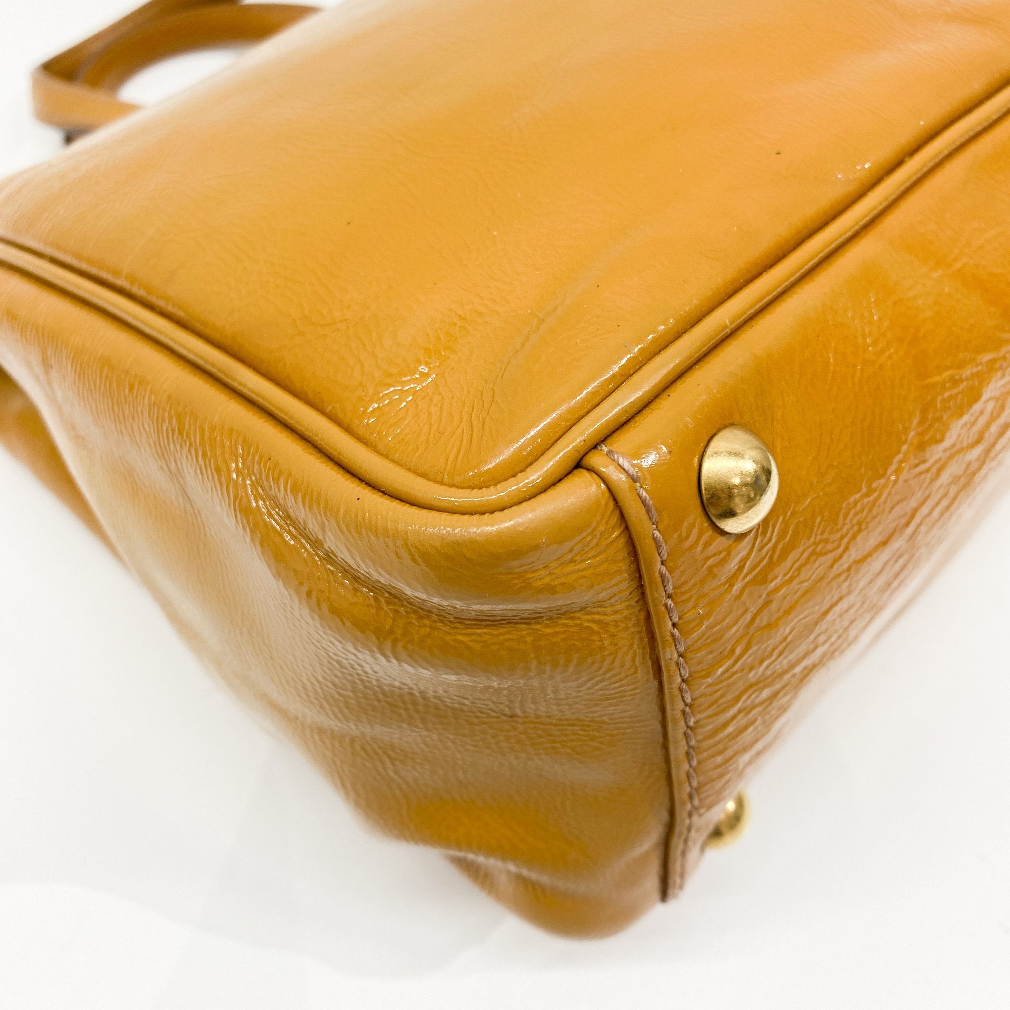Y-Mail Caramel Brown Patent Leather Tote Bag