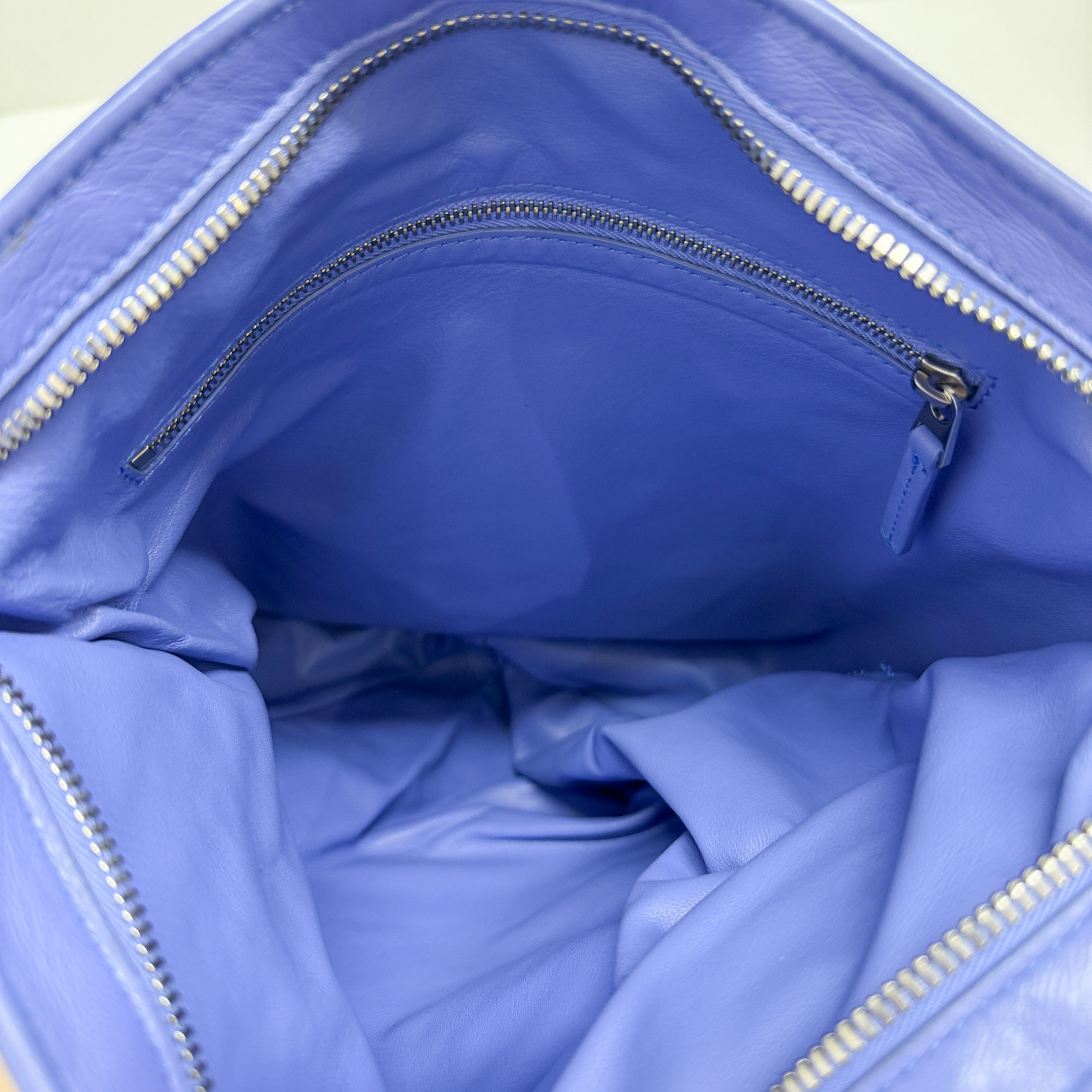 Intrecciato Blue Leather Hand Bag