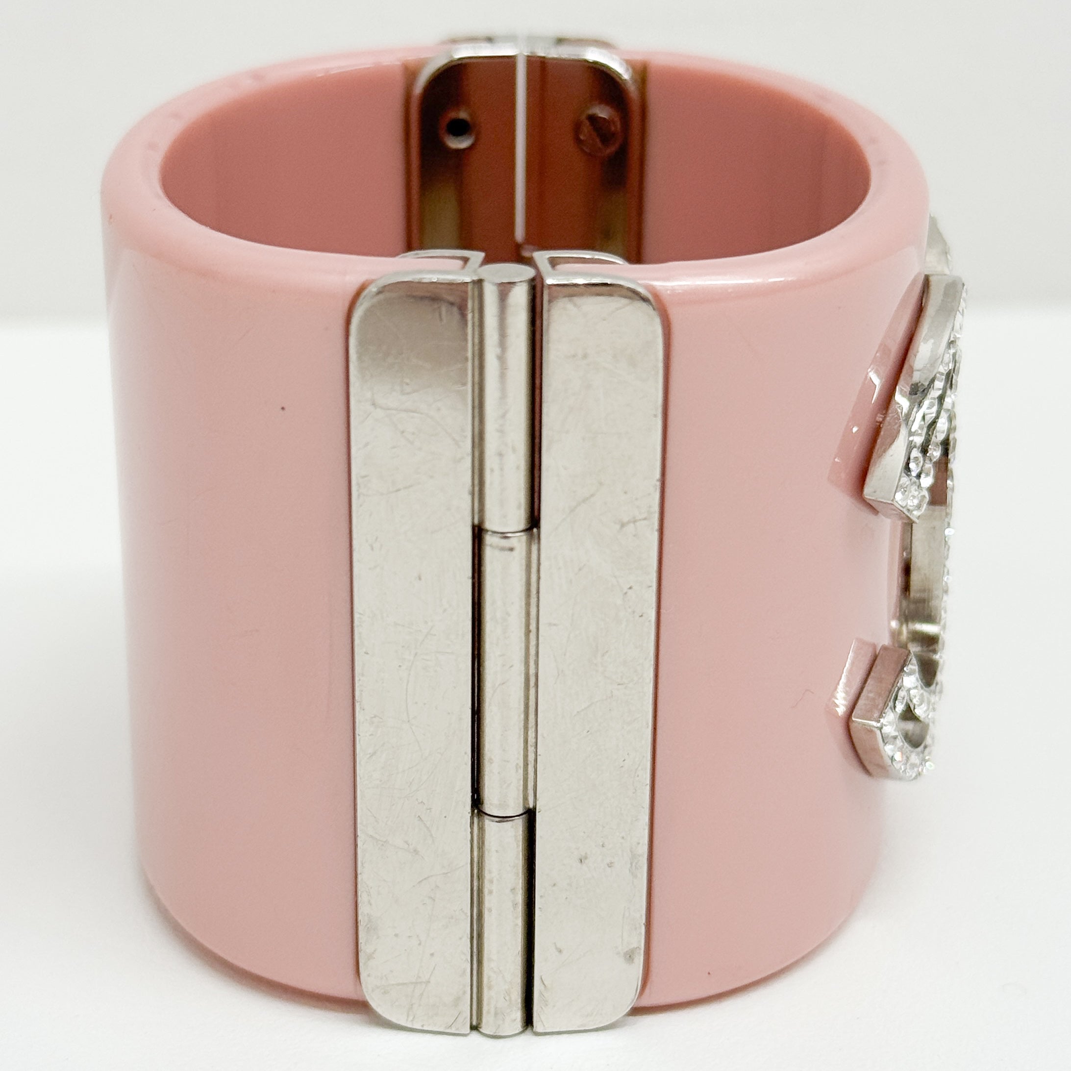 Manschette Silver Rhinestone Logo Pink Plastic Bracelet
