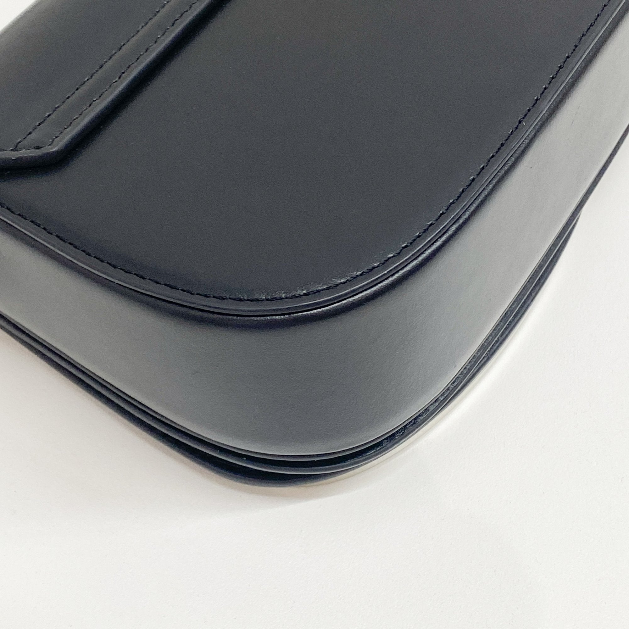 Black 1DR M-Iconic Shoulder Bag