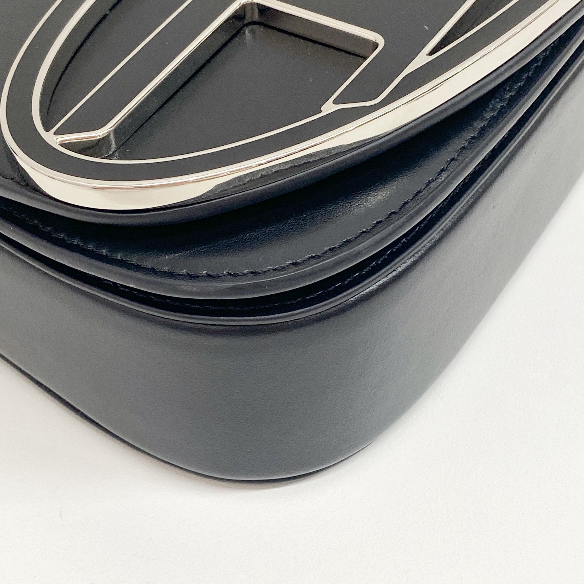 Black 1DR M-Iconic Shoulder Bag