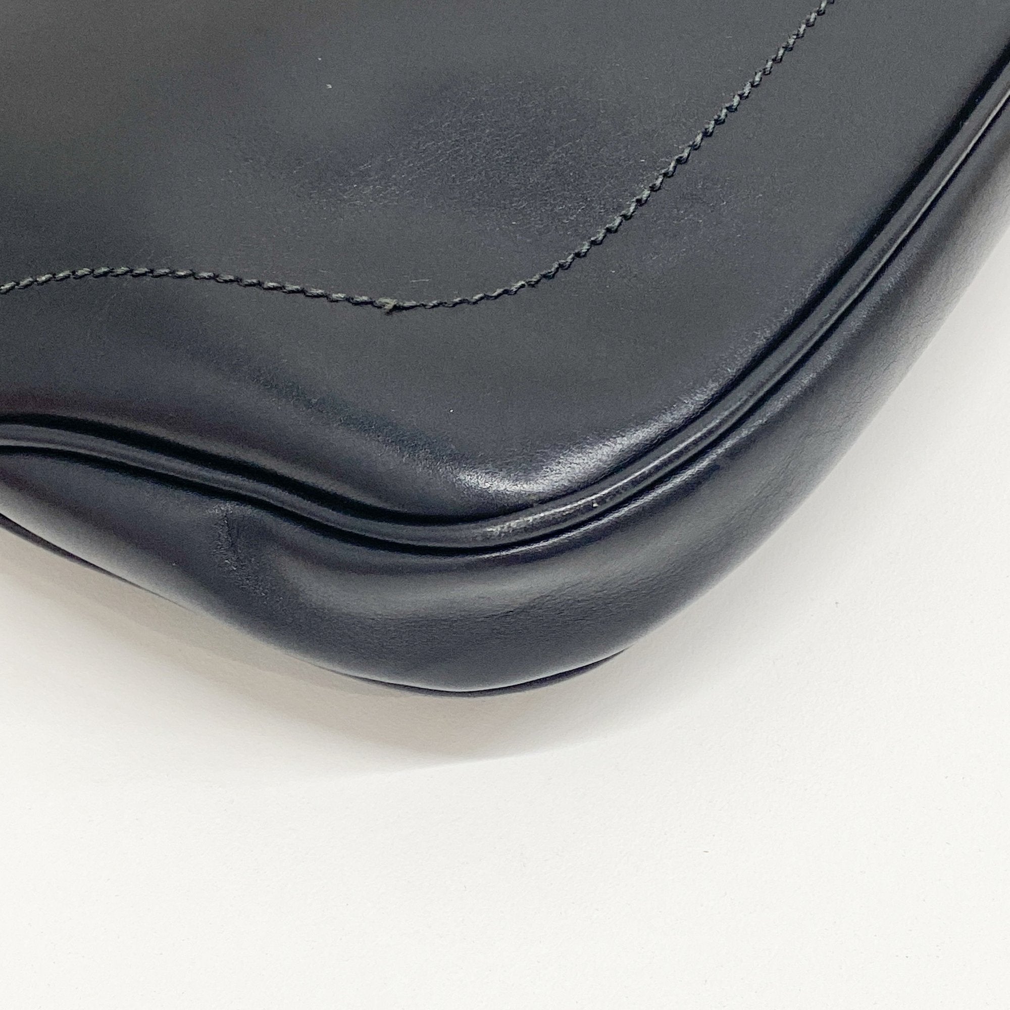 Sherry Line Black Leather Shoulder Bag