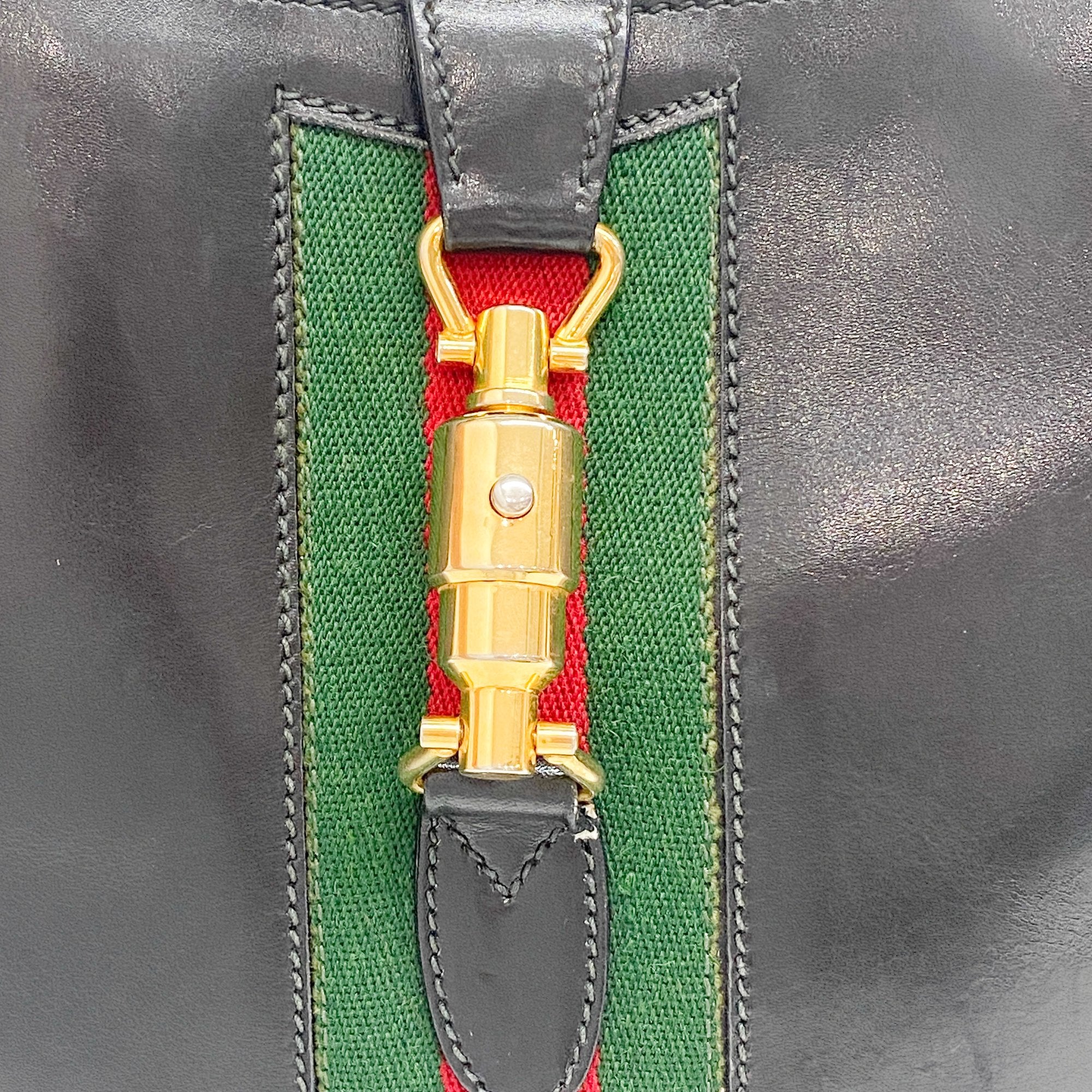 Sherry Line Black Leather Shoulder Bag