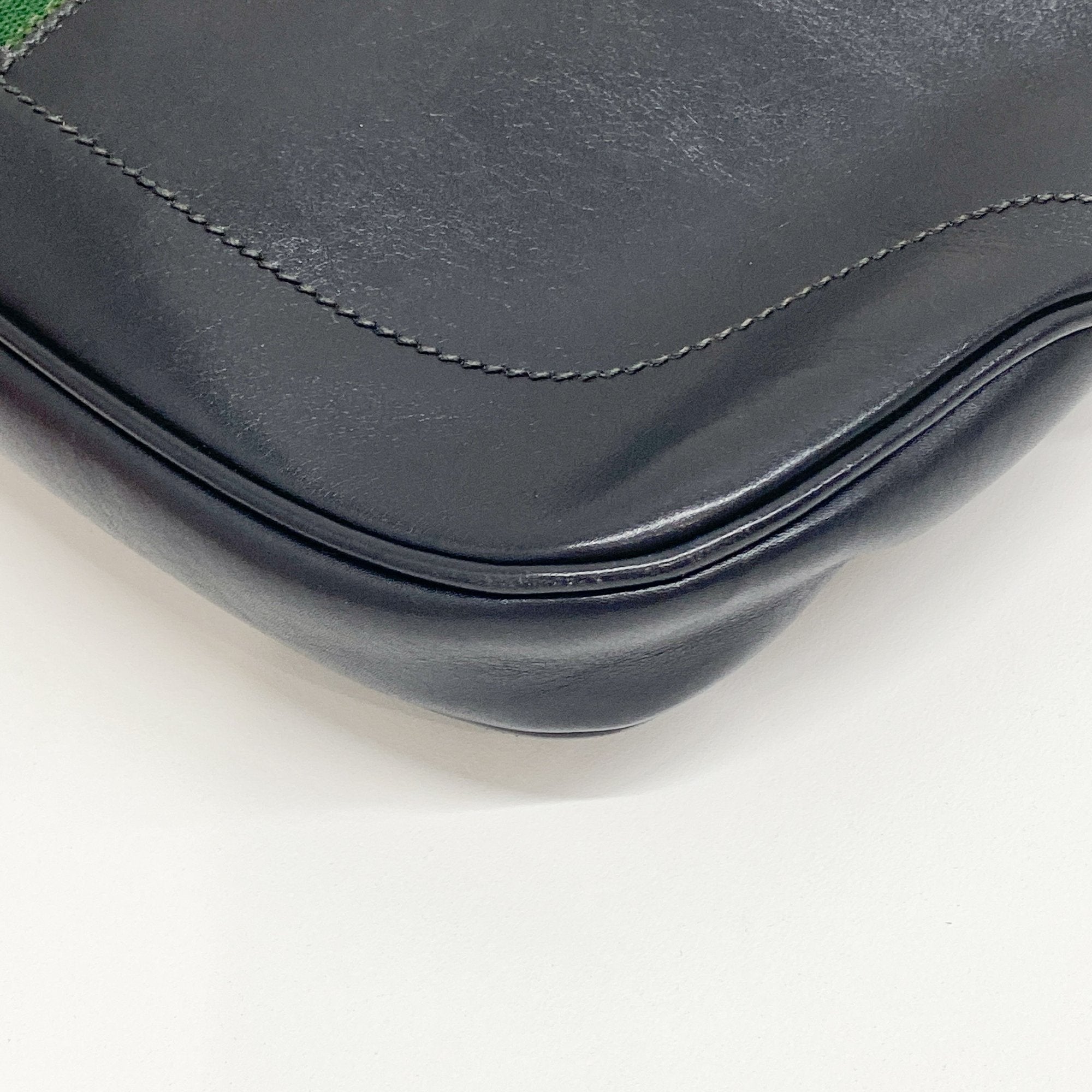 Sherry Line Black Leather Shoulder Bag