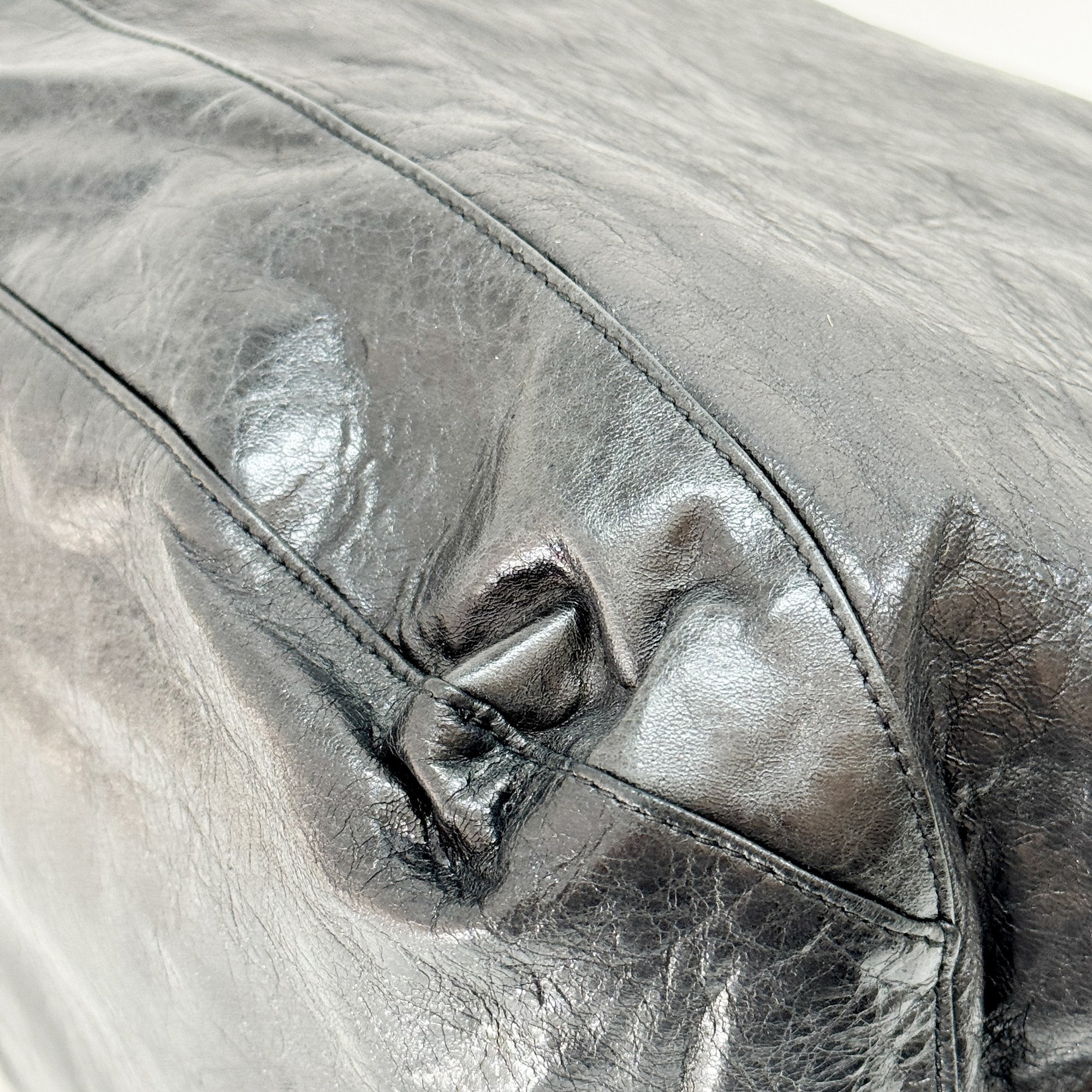 Large The City Black Calfskin Leather Shoulder Bag