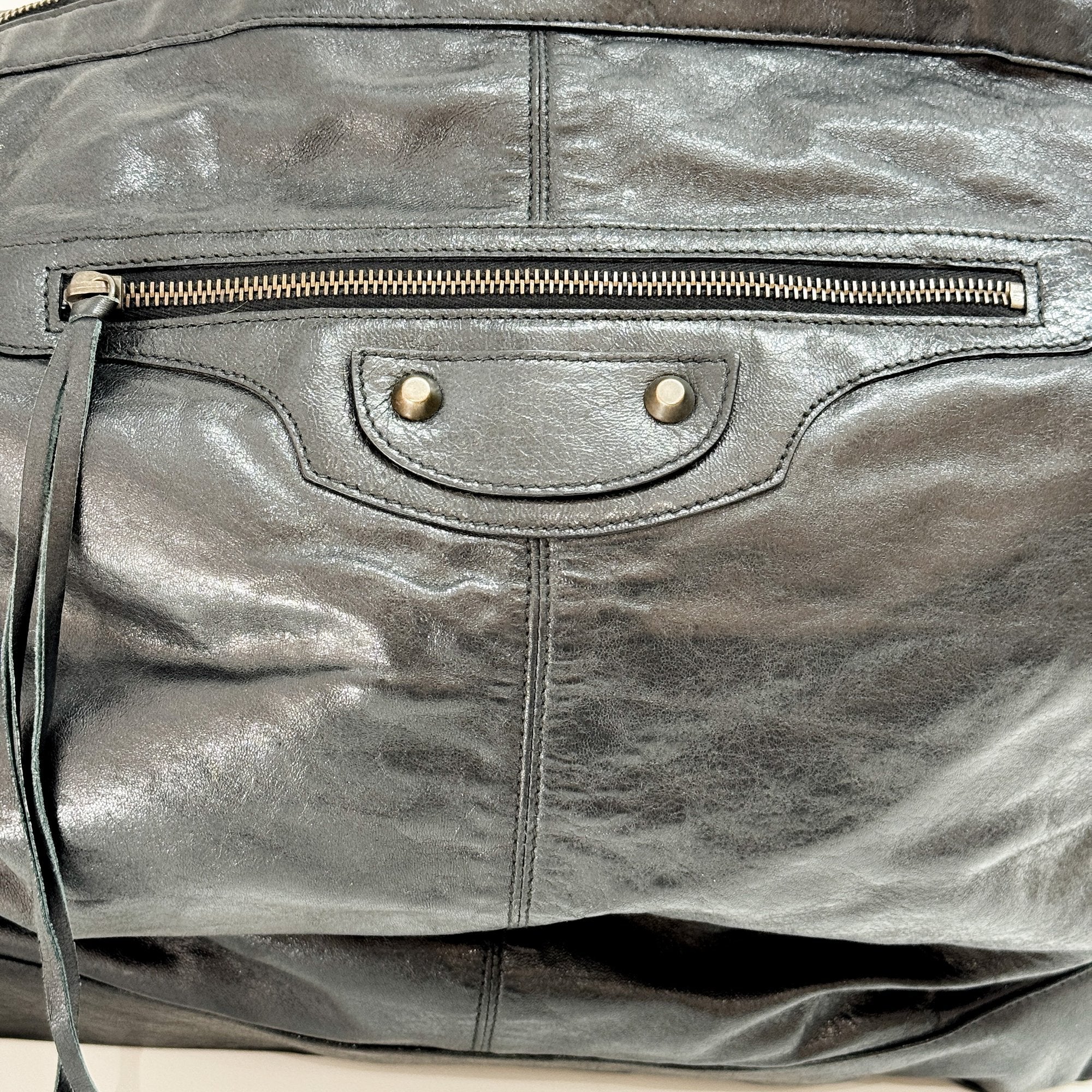 Large The City Black Calfskin Leather Shoulder Bag