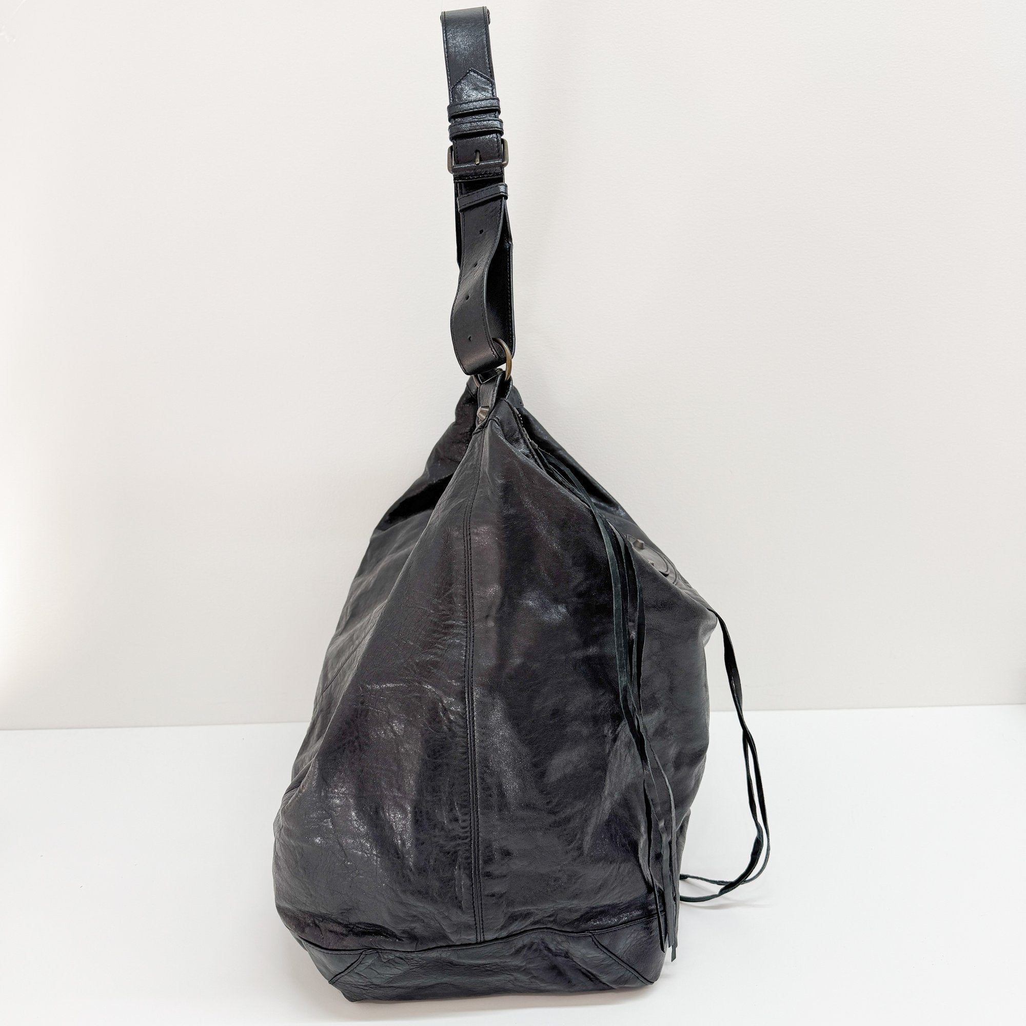Large The City Black Calfskin Leather Shoulder Bag