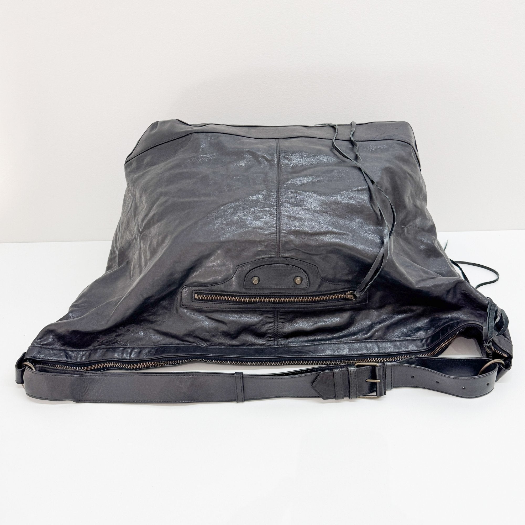 Large The City Black Calfskin Leather Shoulder Bag