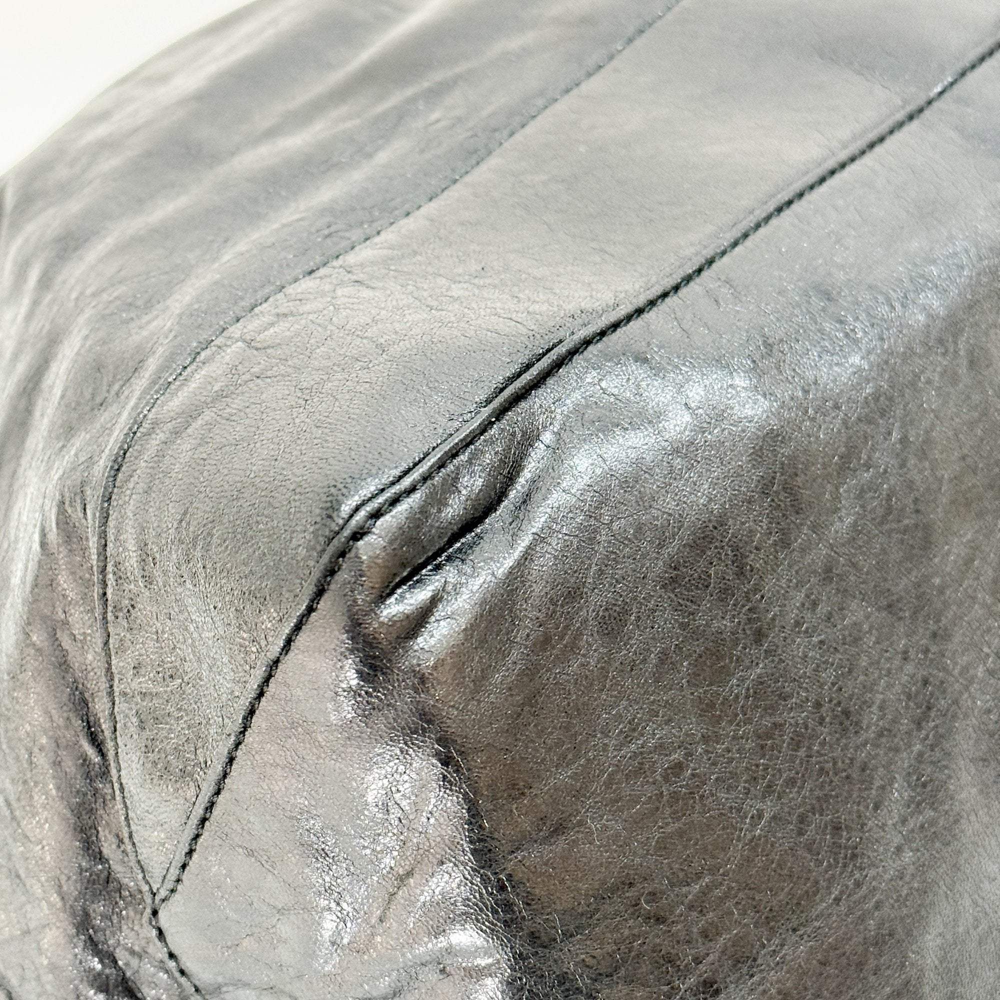 Large The City Black Calfskin Leather Shoulder Bag