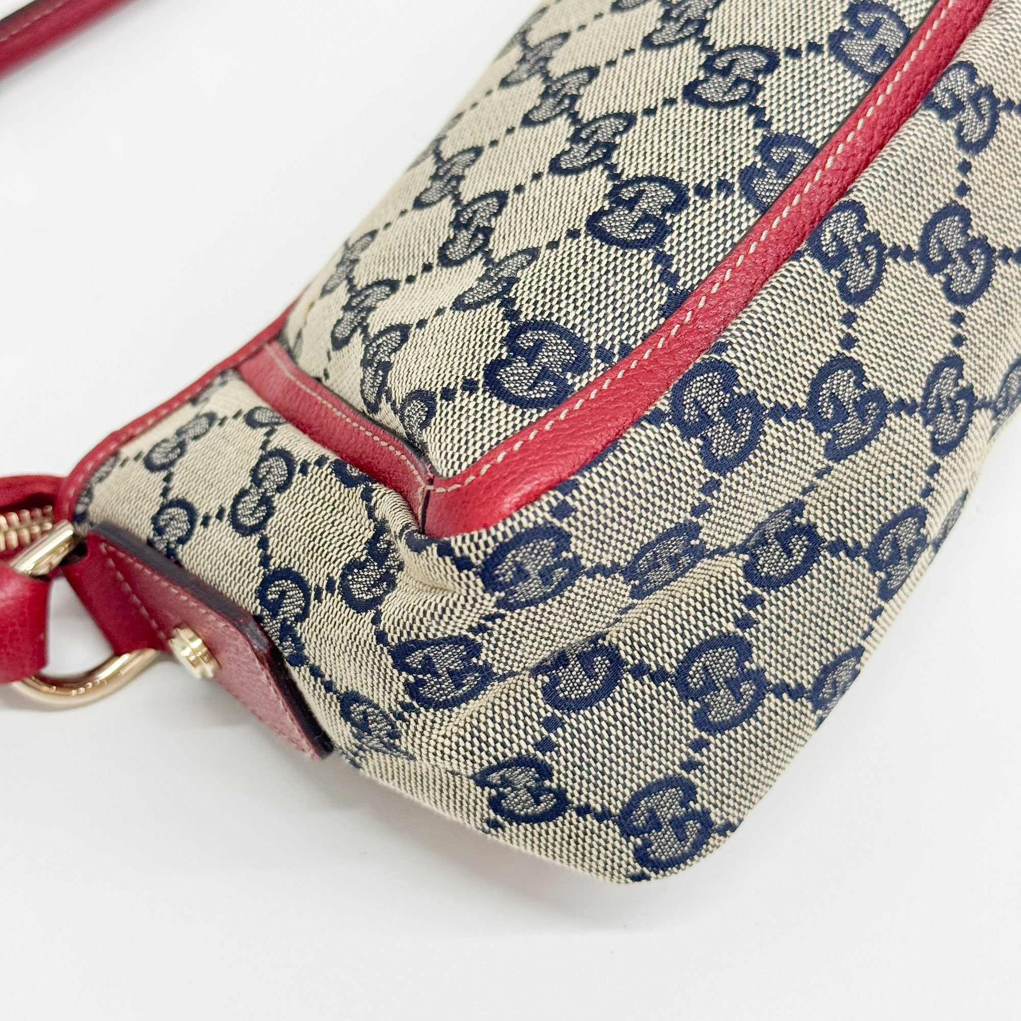 Abbey Brown GG Canvas Shoulder Bag