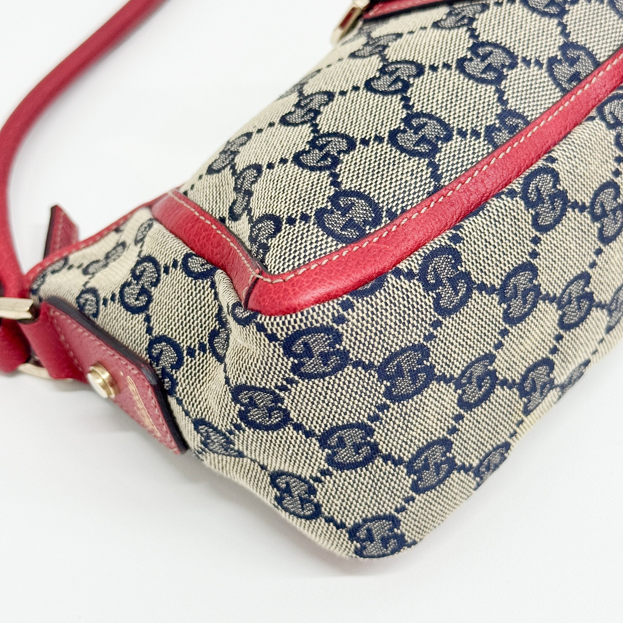 Abbey Brown GG Canvas Shoulder Bag