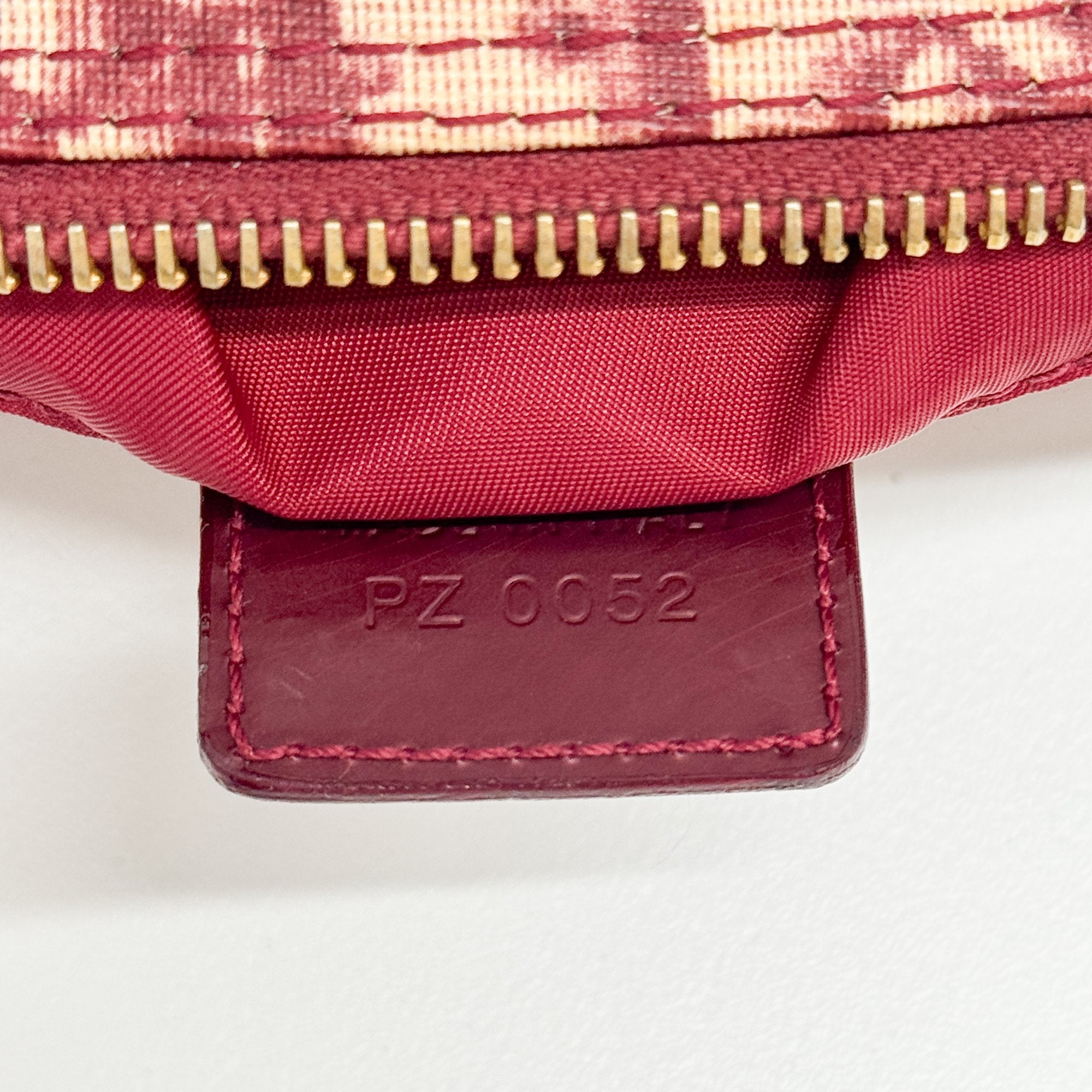 Bowling Red Trotter Hand Bag