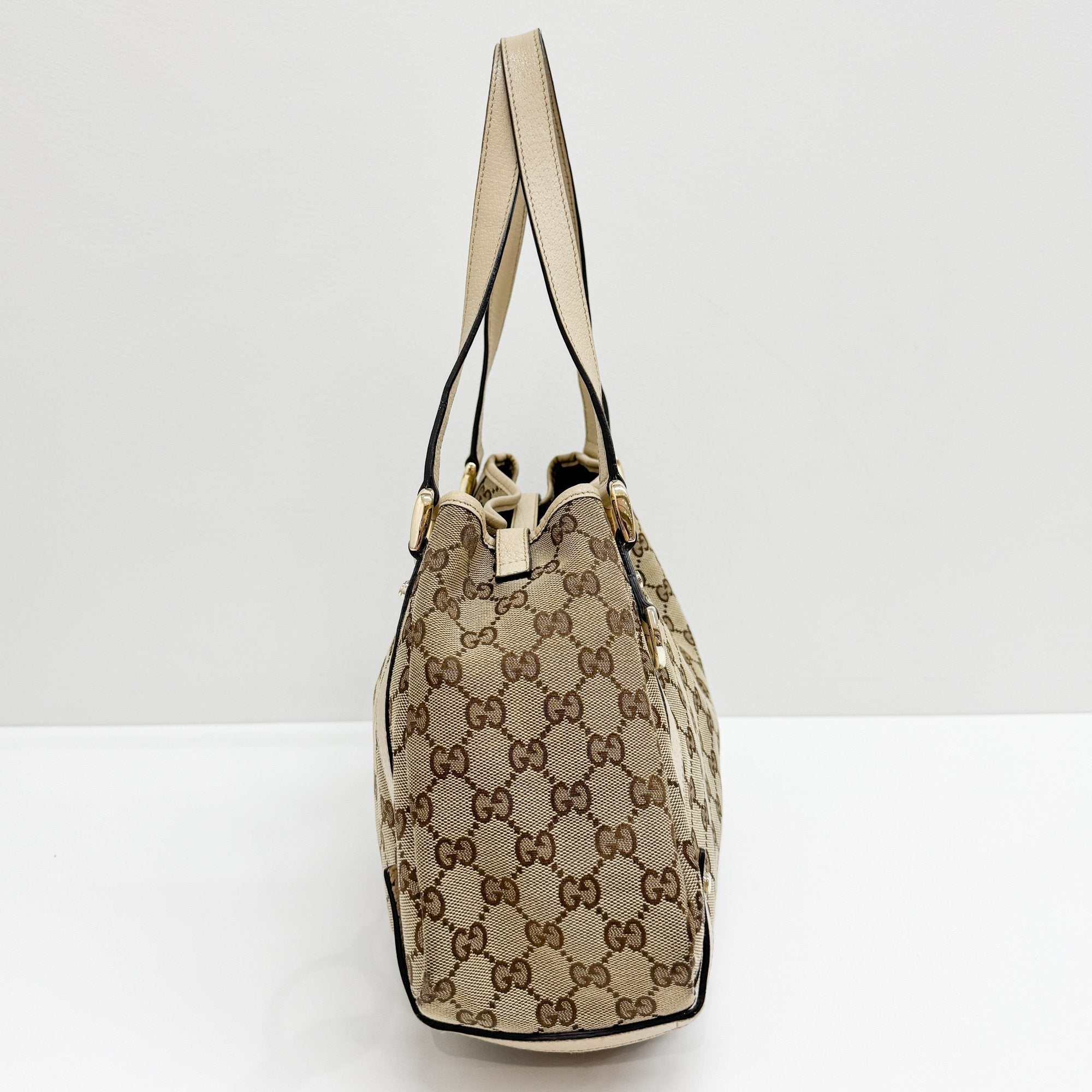 Abbey Brown GG Canvas Shoulder Bag