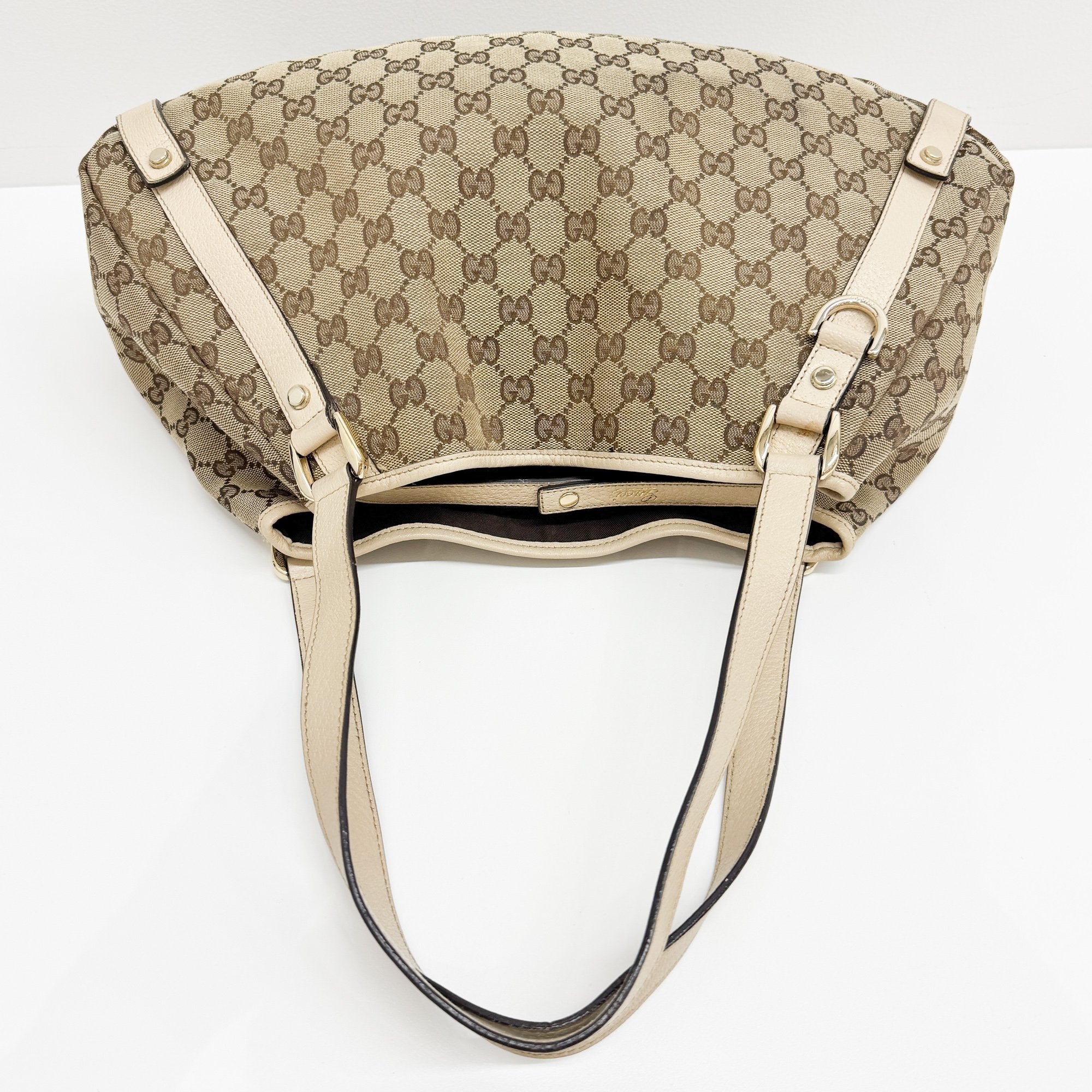 Abbey Brown GG Canvas Shoulder Bag