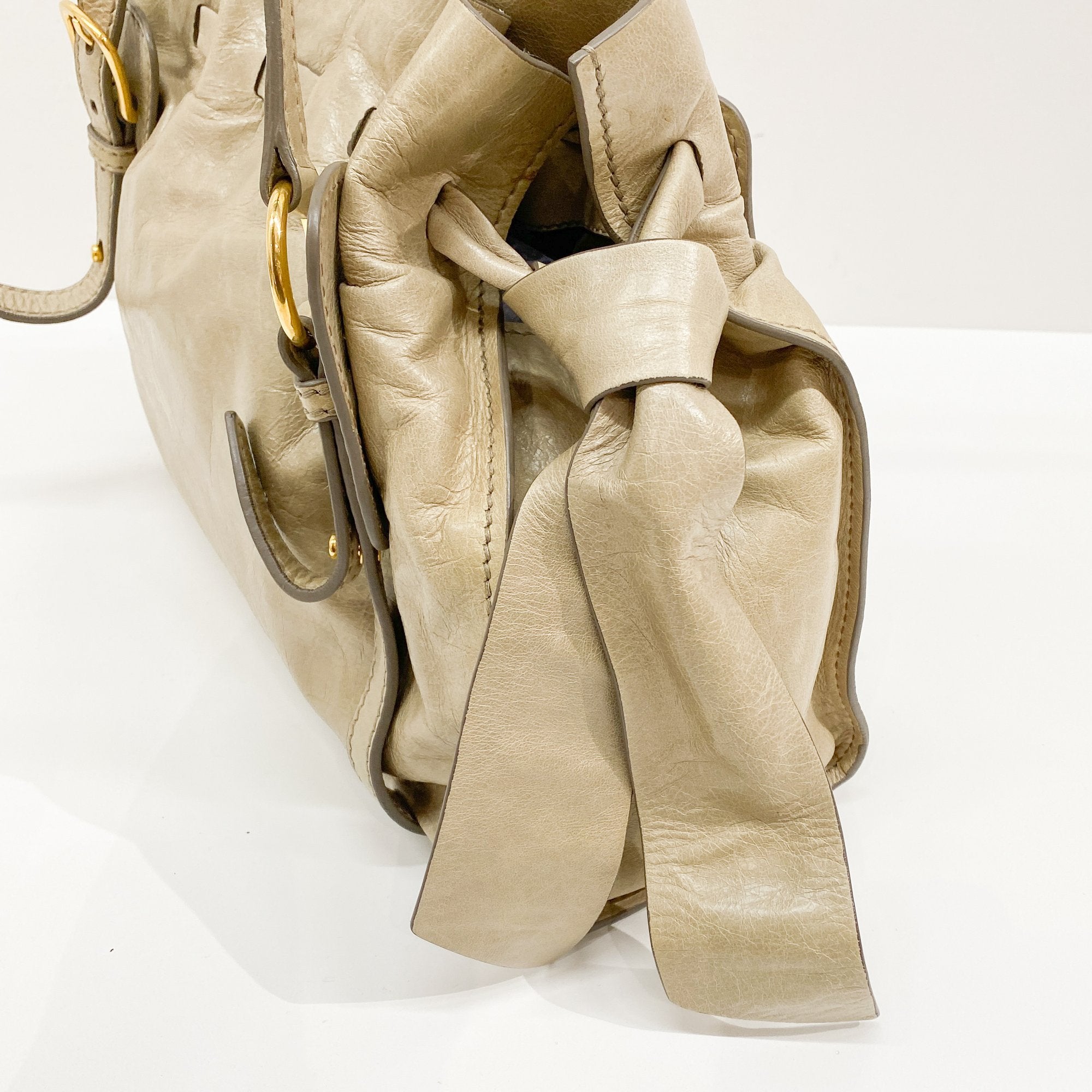 Vitello Lux Bow Bag Green Calfskin Leather Shoulder Bag