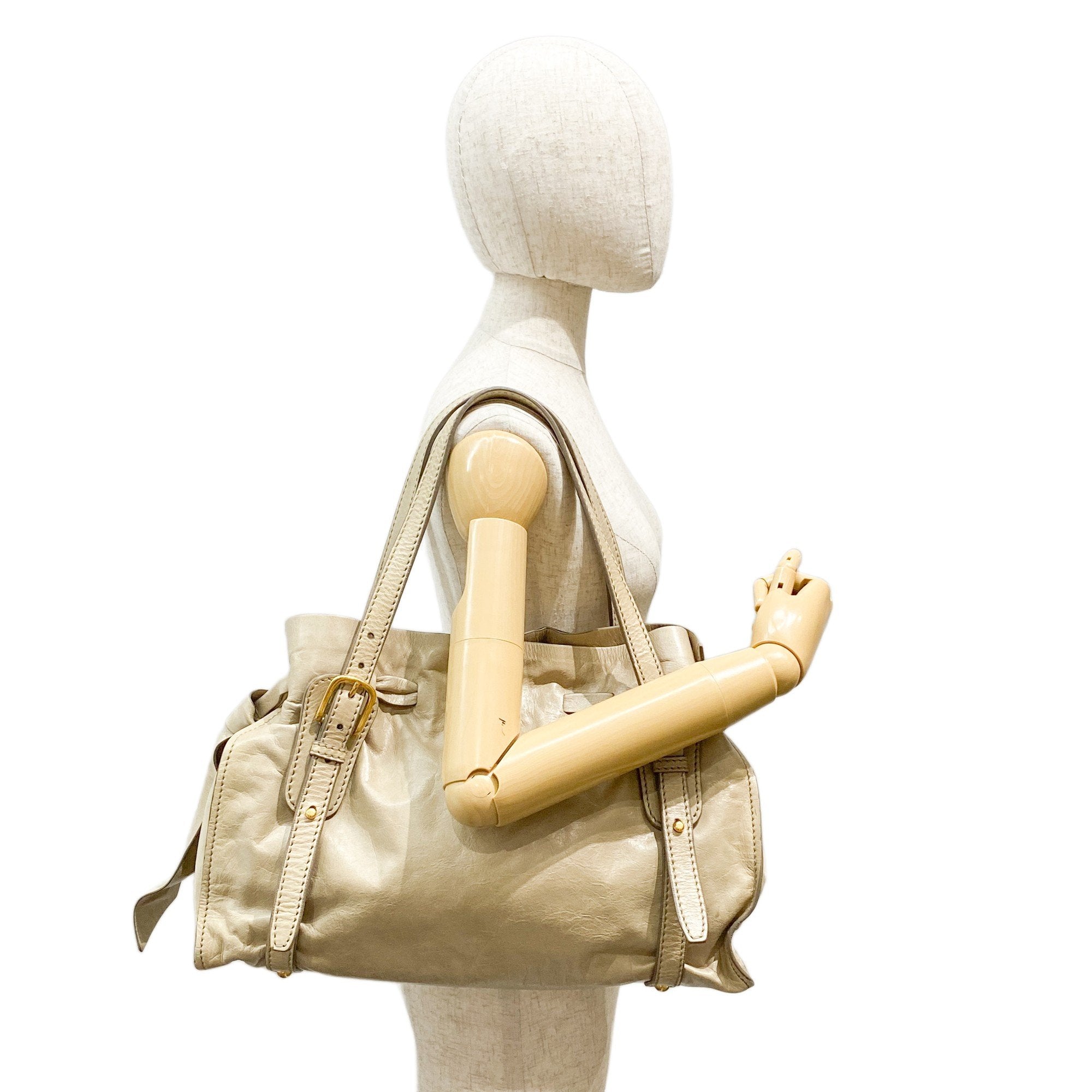 Vitello Lux Bow Bag Green Calfskin Leather Shoulder Bag