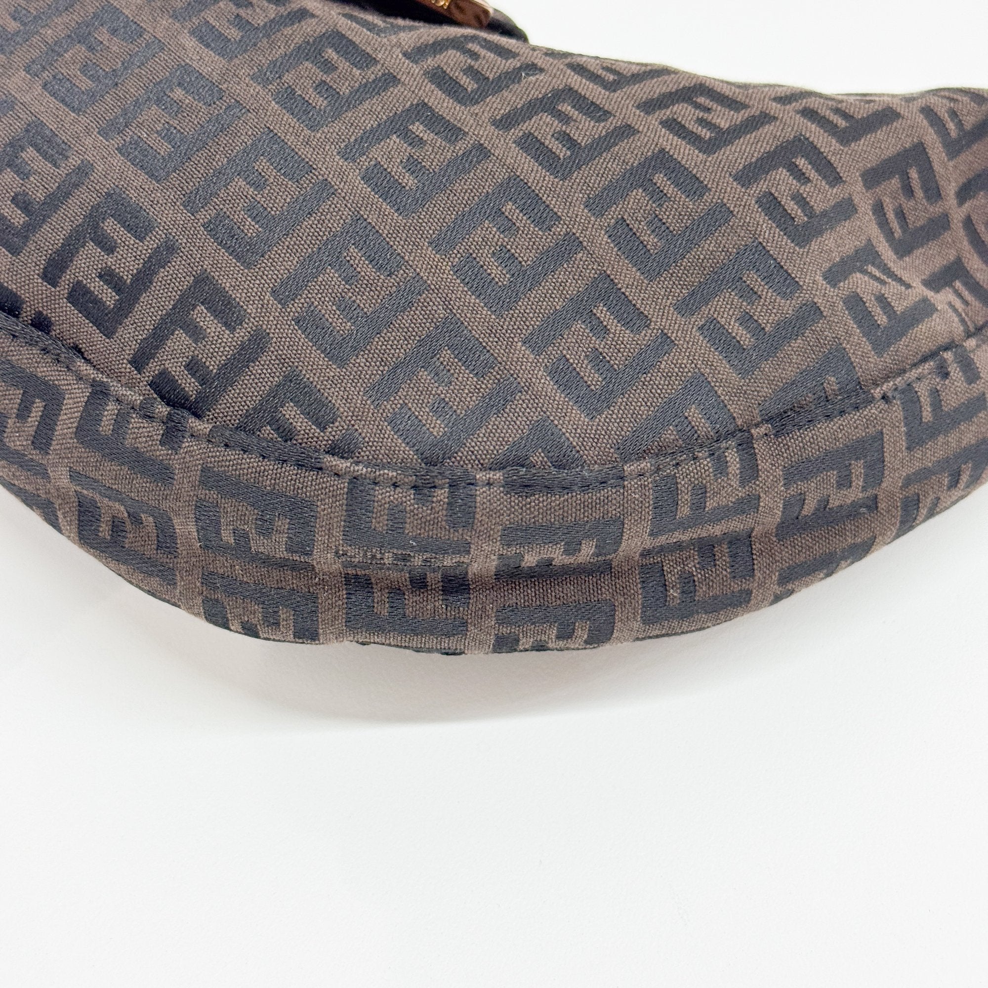 Croissant Brown Zucchino Canvas Shoulder Bag