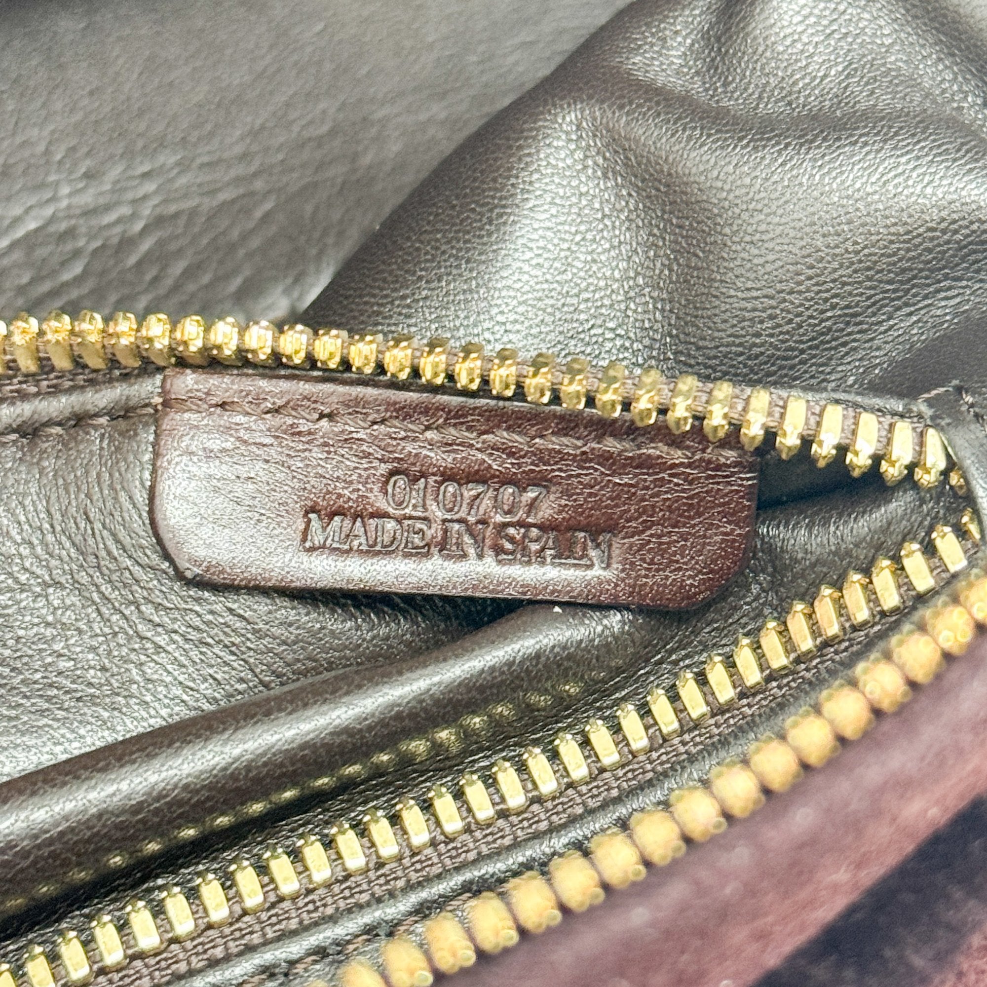 Amazona Burgundy Suede & Faux Fur Hand Bag