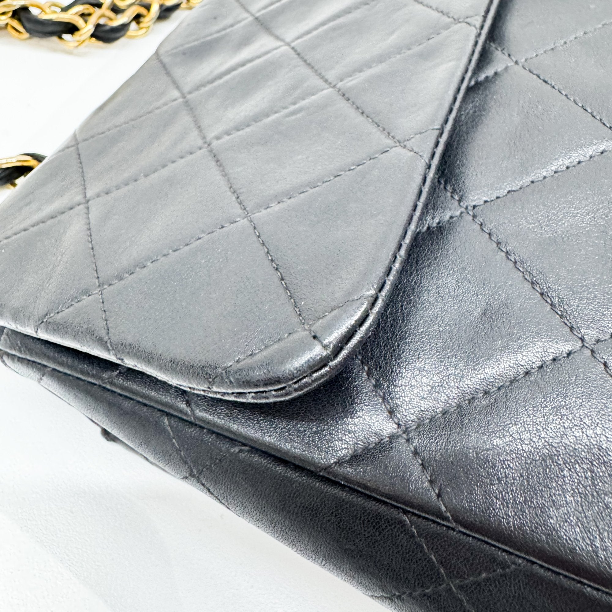 Maxi Classic Flap Black Leather Shoulder Bag