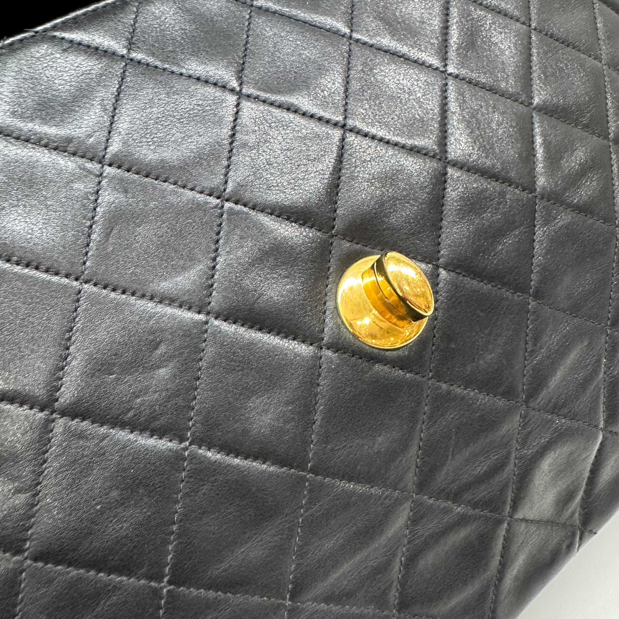 Maxi Classic Flap Black Leather Shoulder Bag