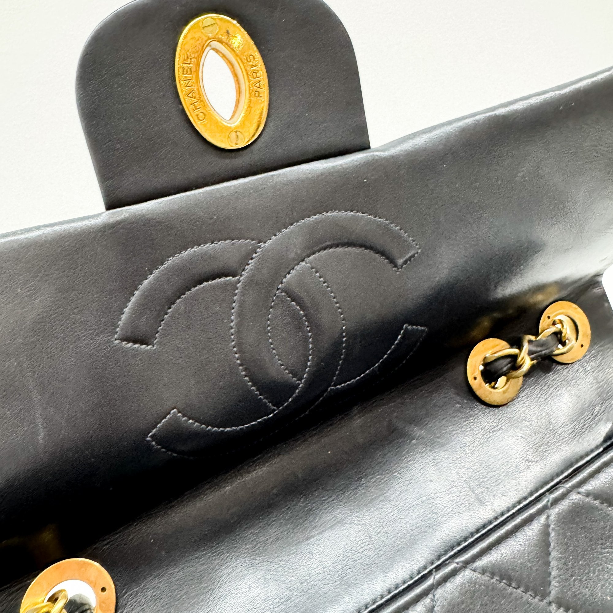 Maxi Classic Flap Black Leather Shoulder Bag