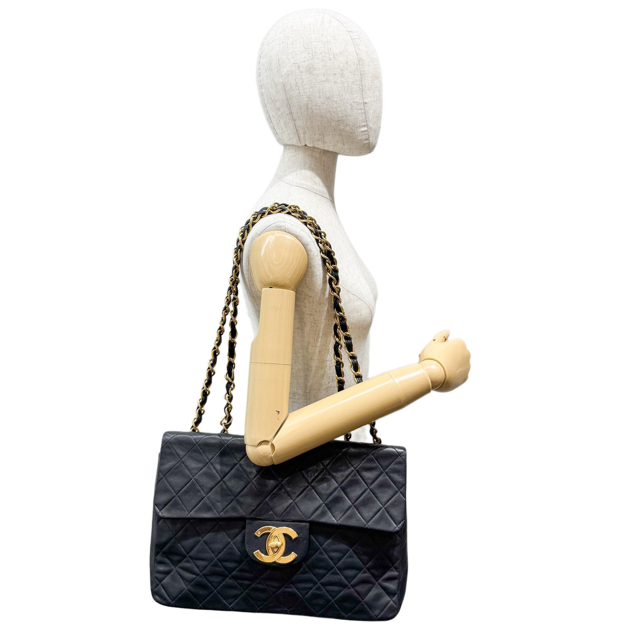 Maxi Classic Flap Black Leather Shoulder Bag