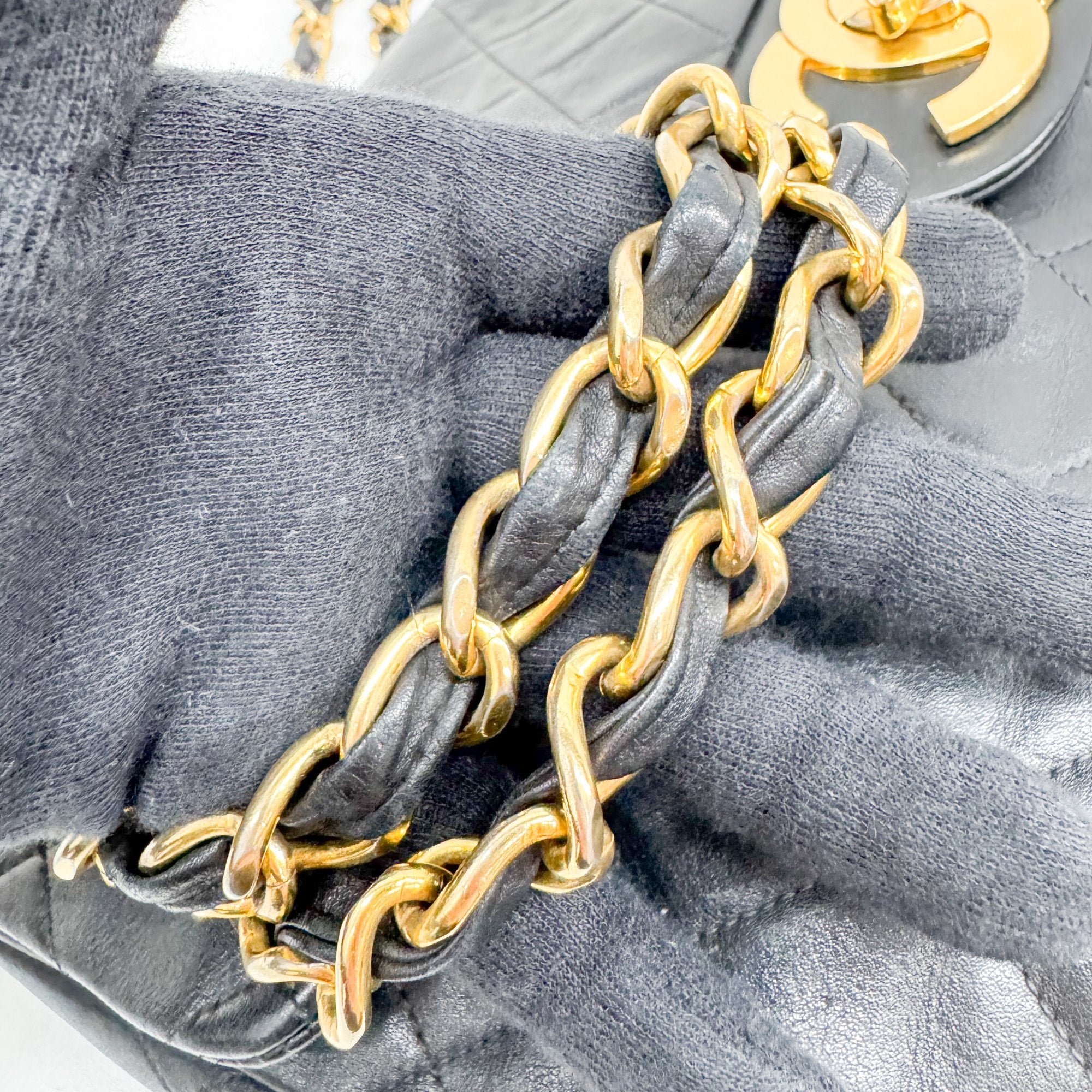 Maxi Classic Flap Black Leather Shoulder Bag