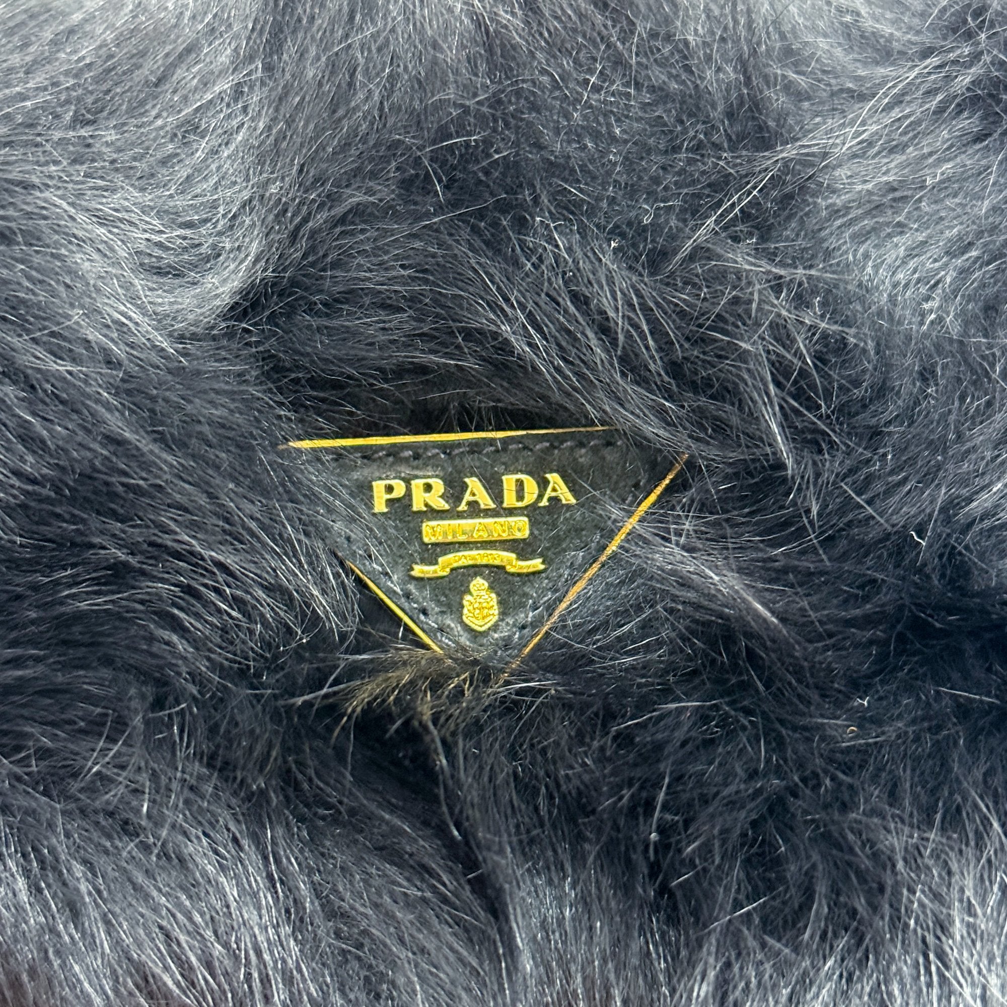 Canapa Black Sheep Fur Hand Bag