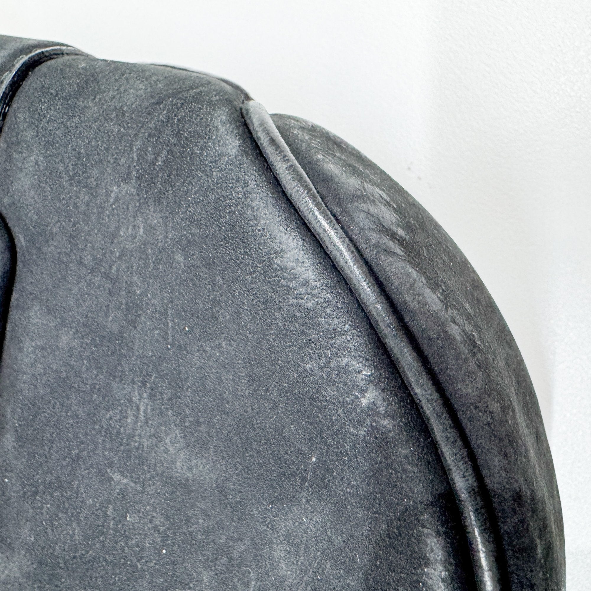 Tiger Head Clasp Black Nubuck Leather Shoulder Bag