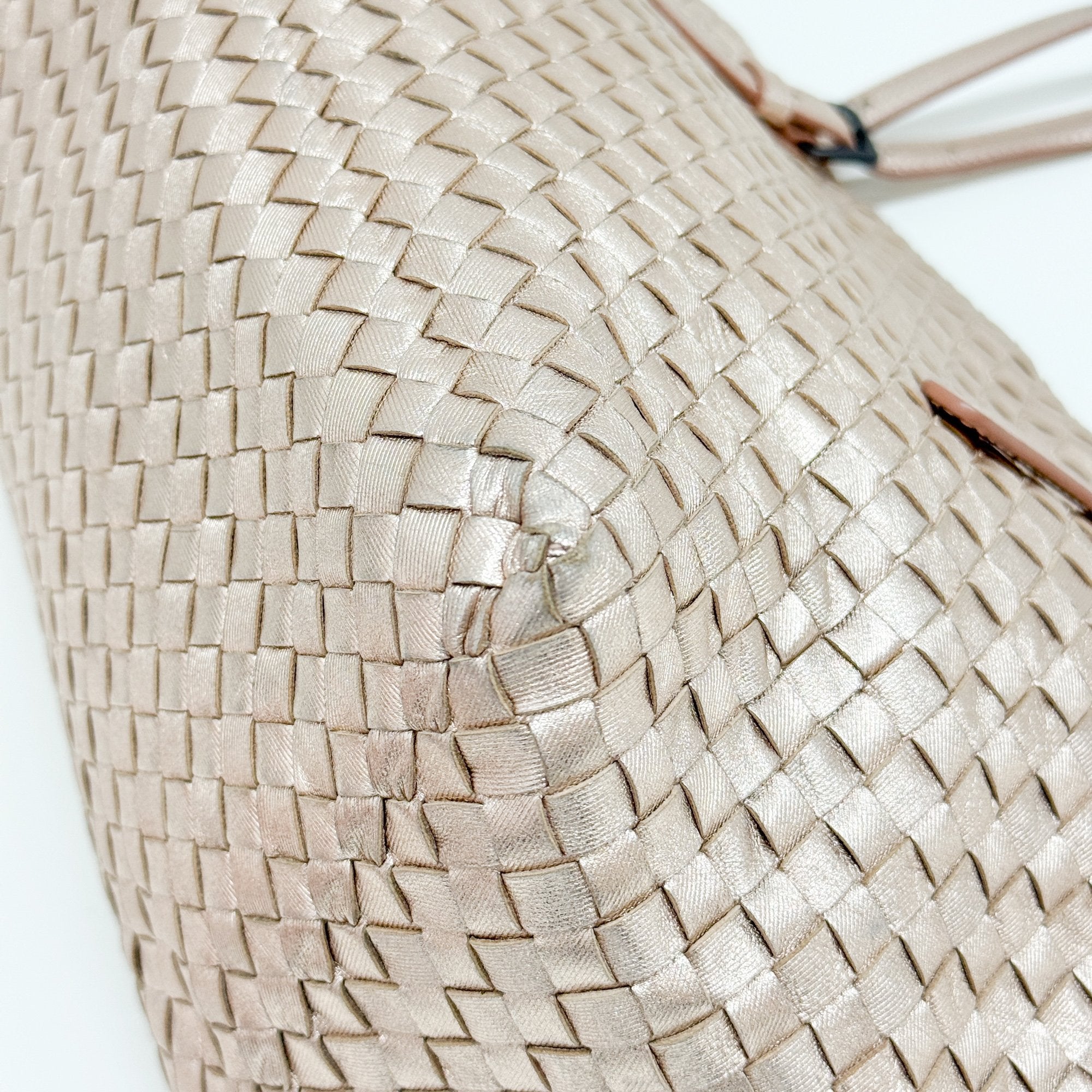 Intreciatto Metallic Rose Gold Leather Shoulder Bag