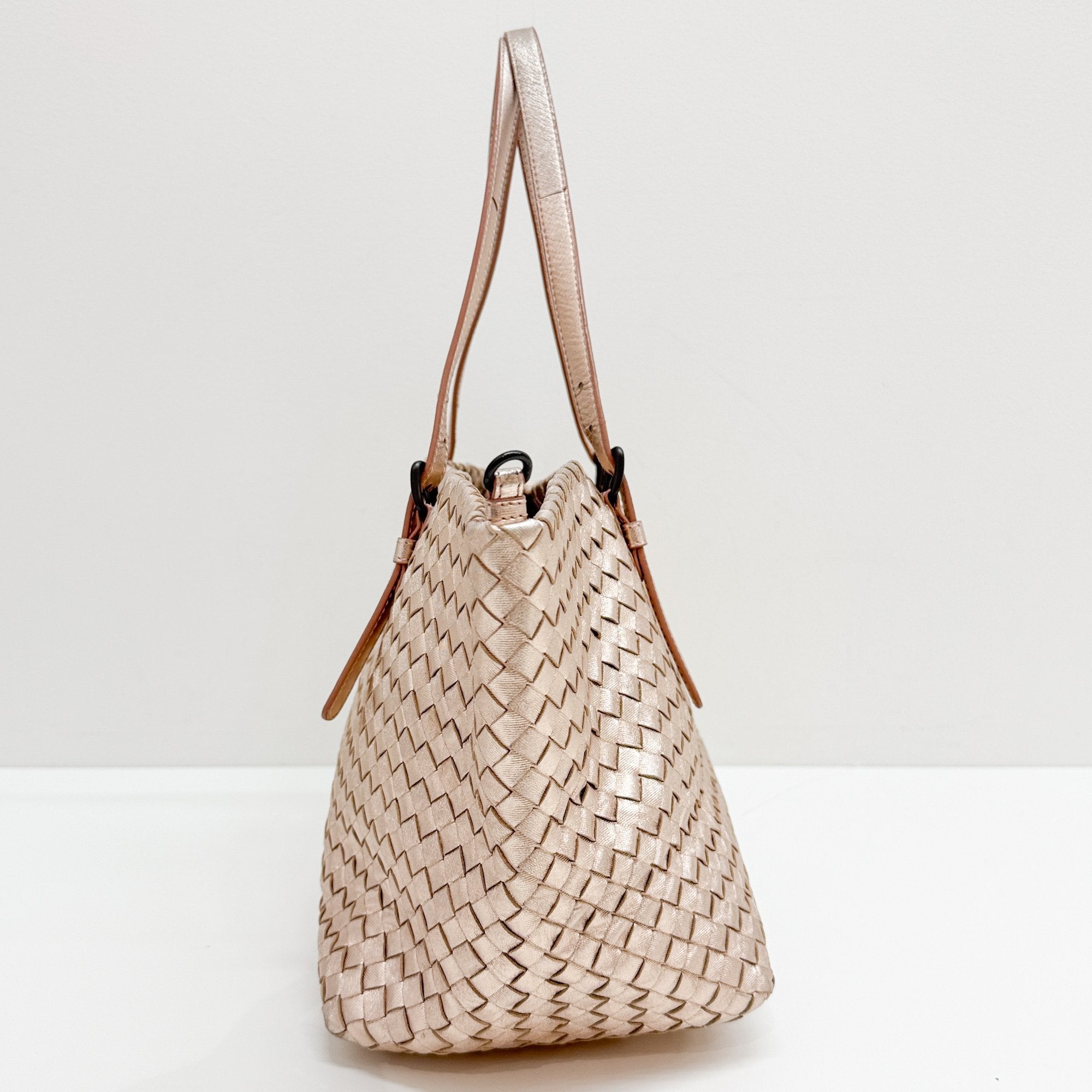 Intreciatto Metallic Rose Gold Leather Shoulder Bag