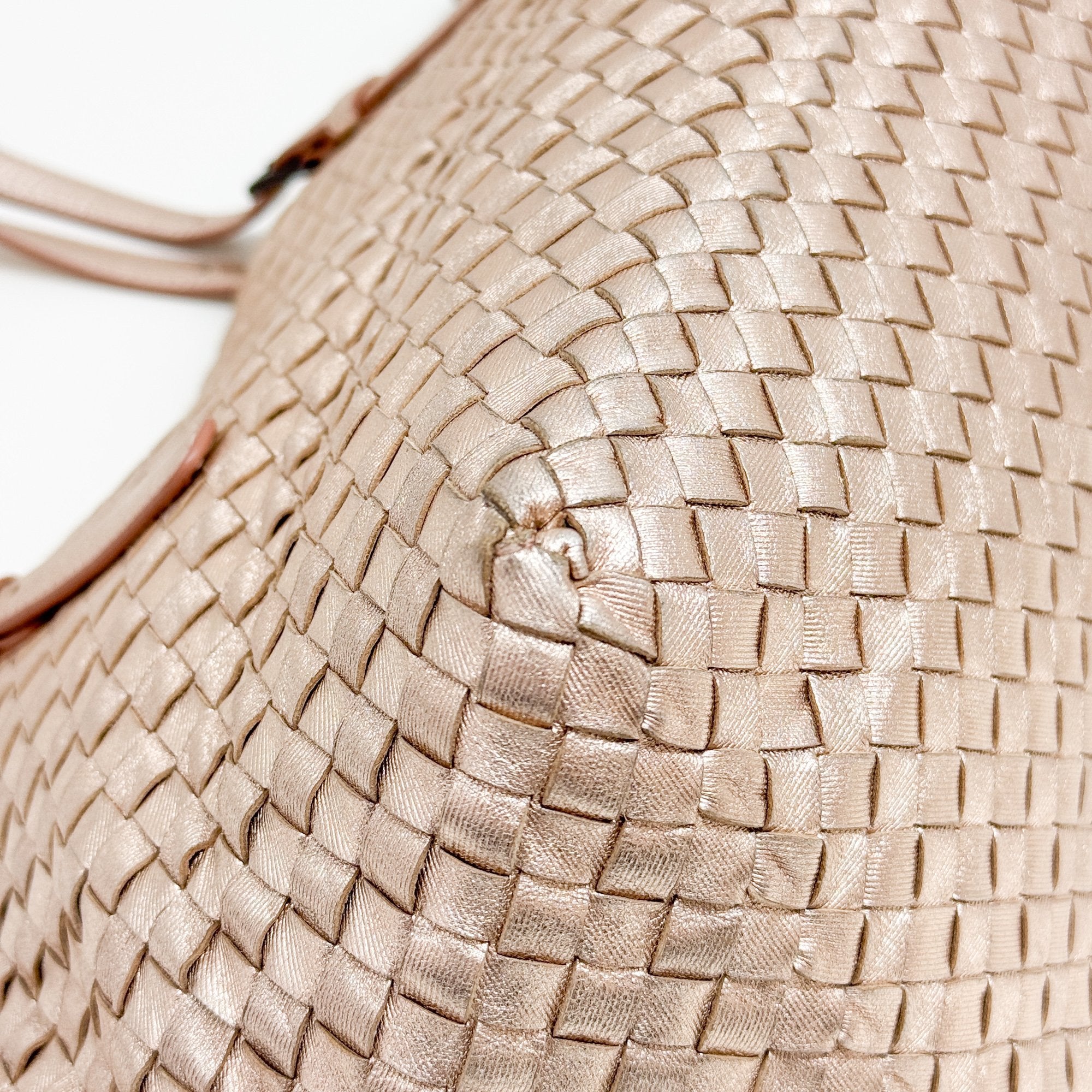 Intreciatto Metallic Rose Gold Leather Shoulder Bag