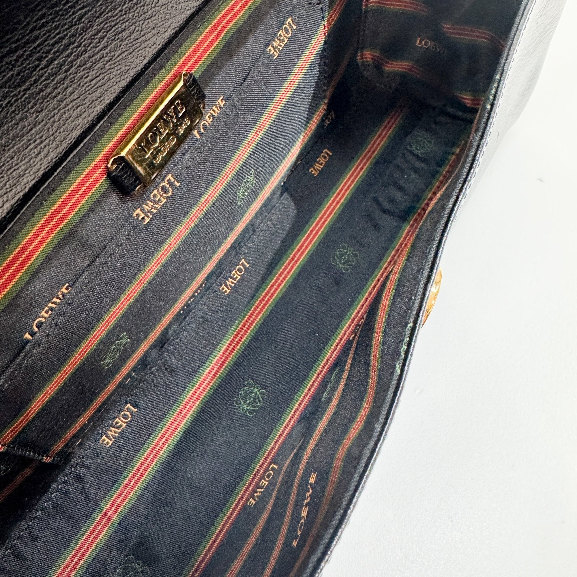 Velazquez Black Leather Hand Bag