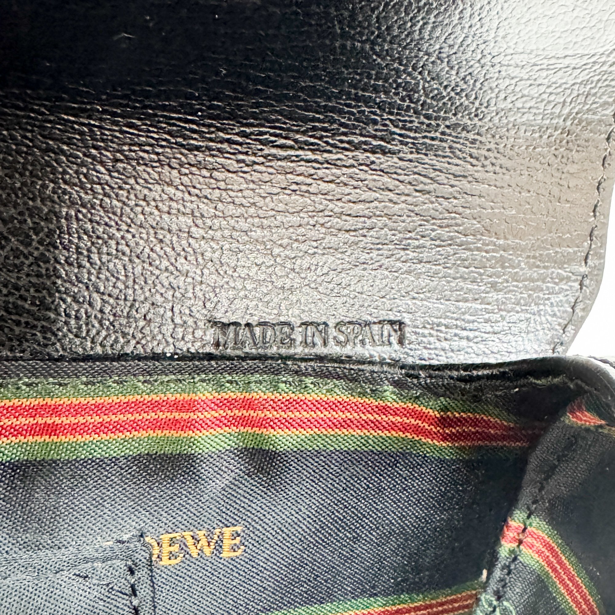 Velazquez Black Leather Hand Bag