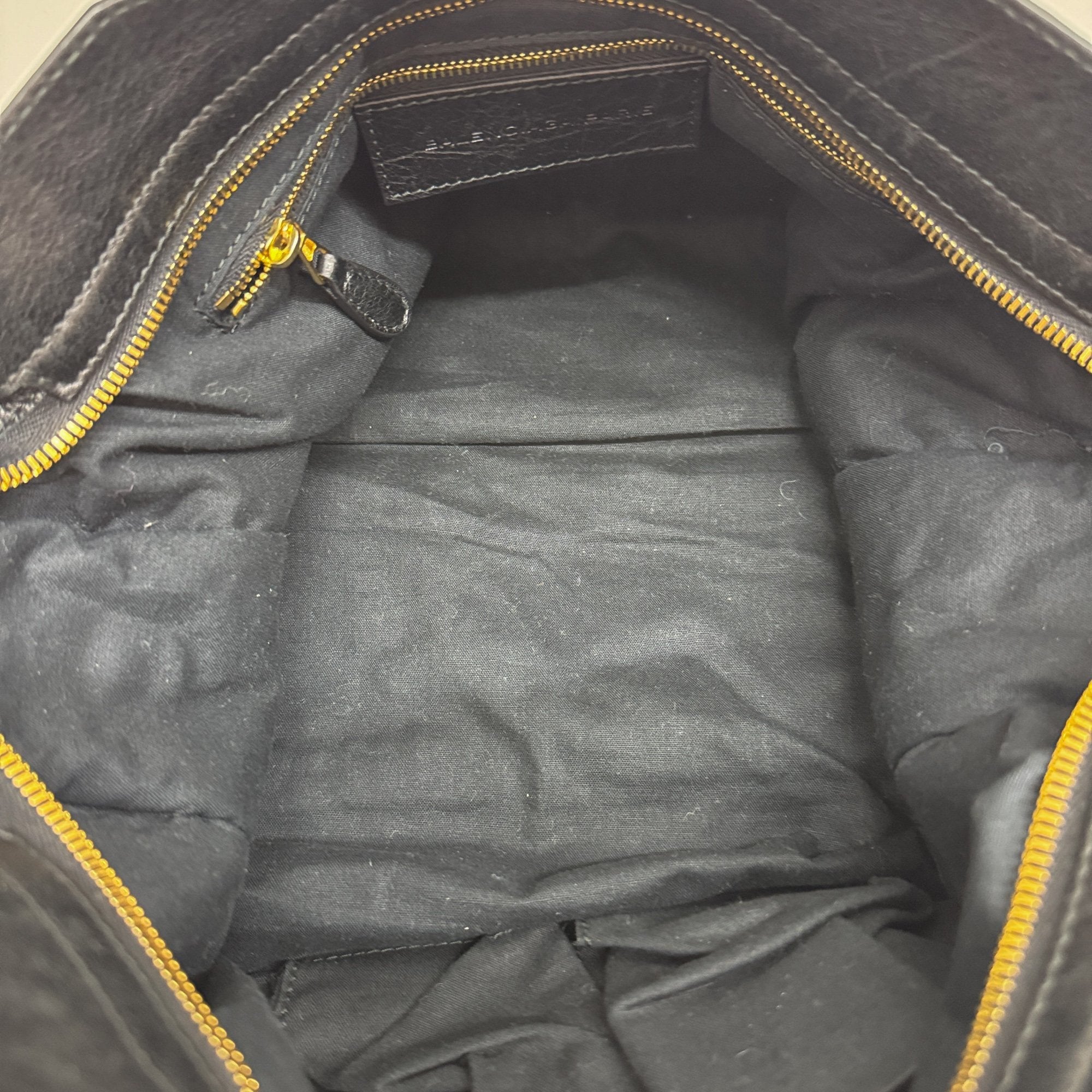 Giant 12 City Black Leather Two Way Bag