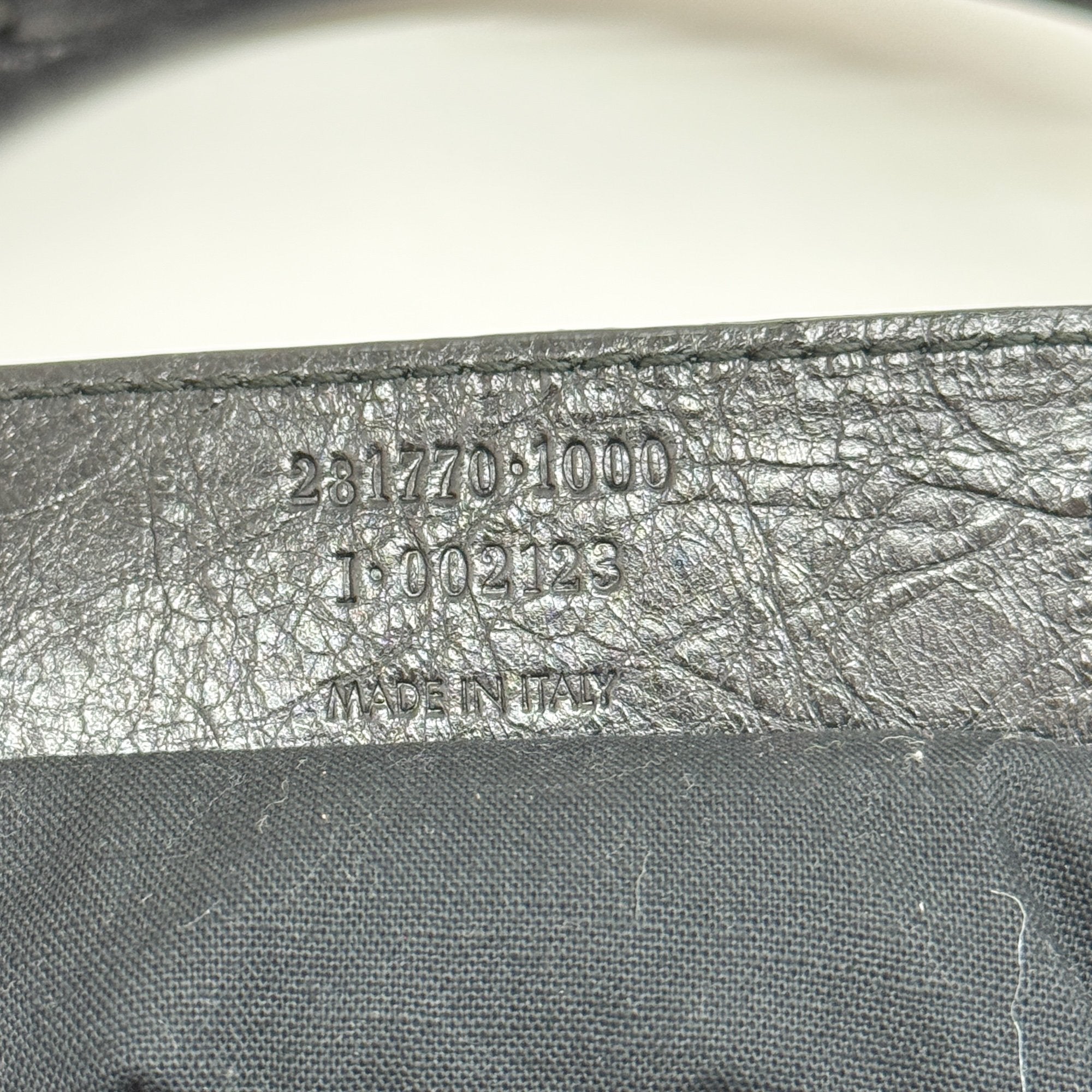 Giant 12 City Black Leather Two Way Bag