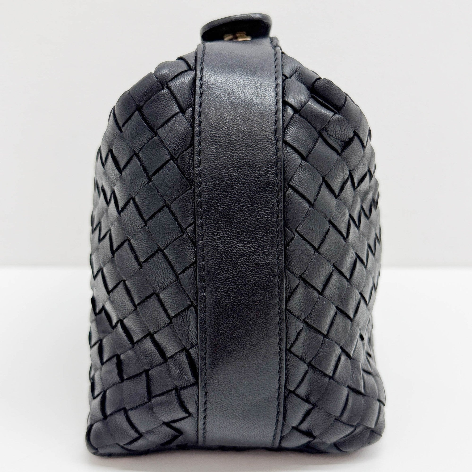 Intrecciato Black Leather Hand Bag