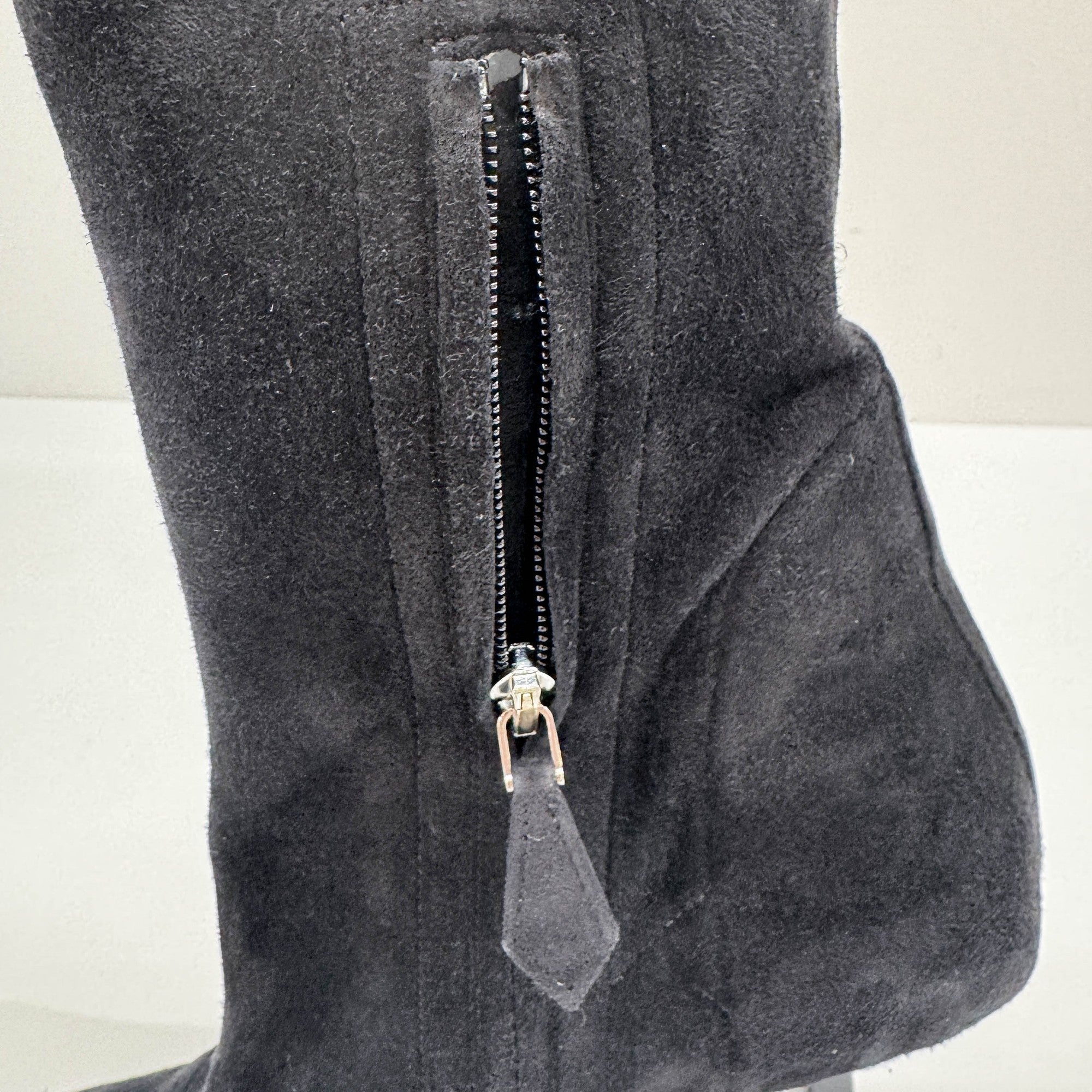 Size EU 40 Black Suede Boots