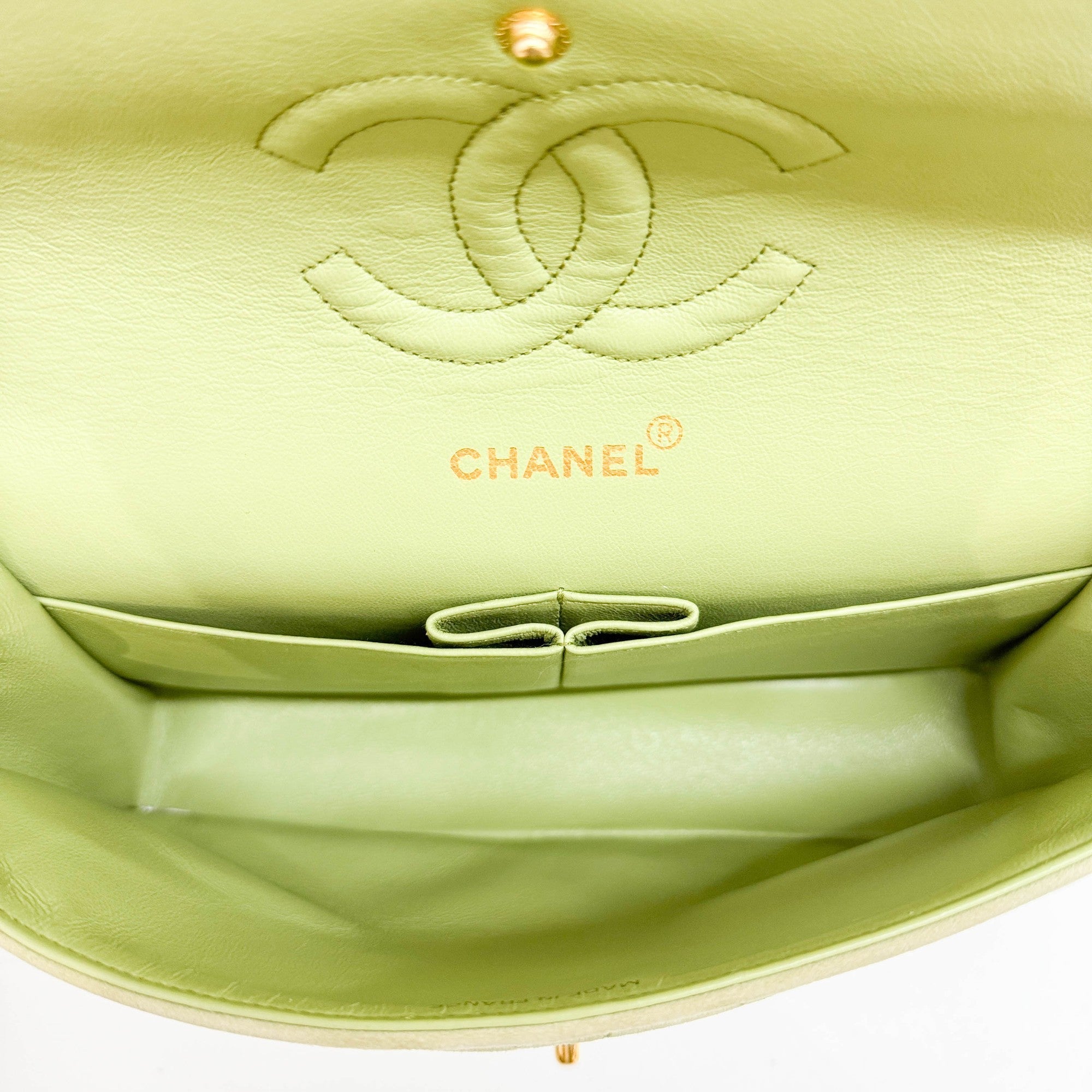 Double Flap Matelasse 25 Green Suede Chain Shoulder Bag