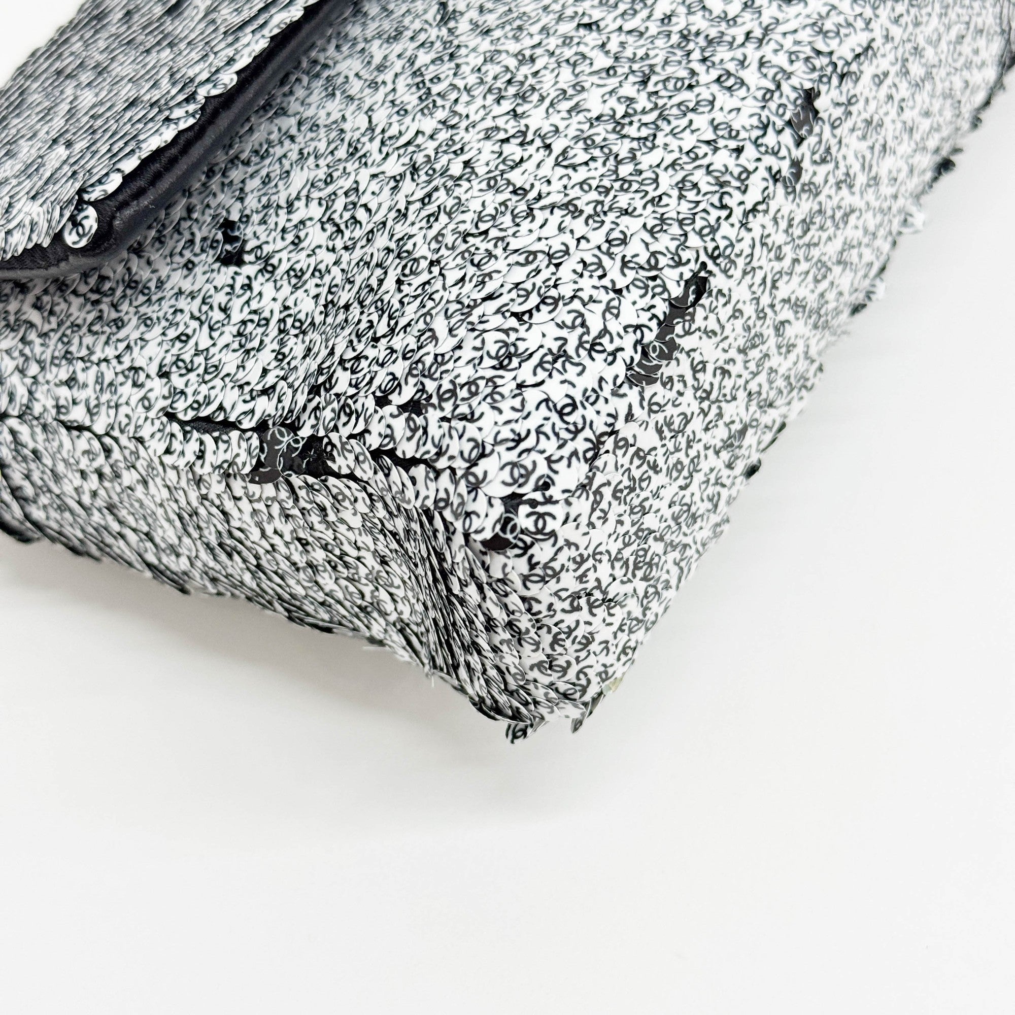 Classic Flap Coco Mark Sequins in Lambskin Chain Shoulder Bag