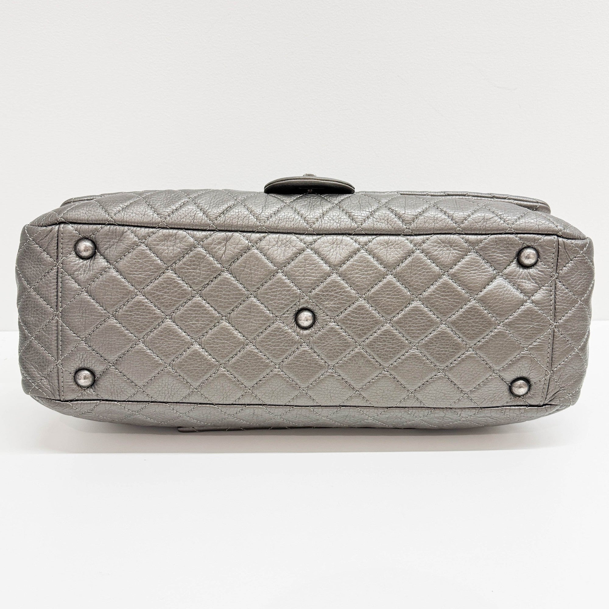 Classic Flap Jumbo Silver Chain Strap Shoulder Bag