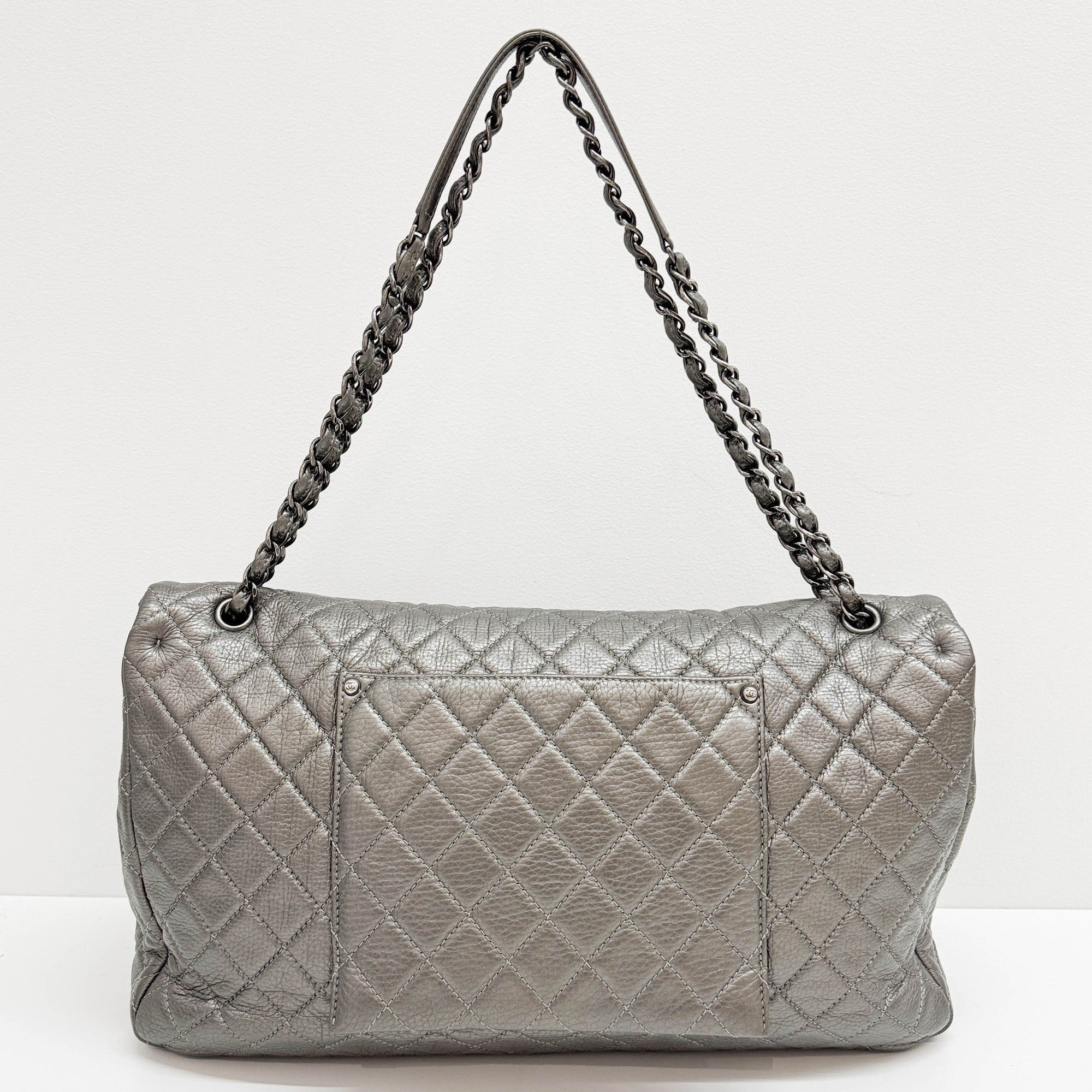 Classic Flap Jumbo Silver Chain Strap Shoulder Bag