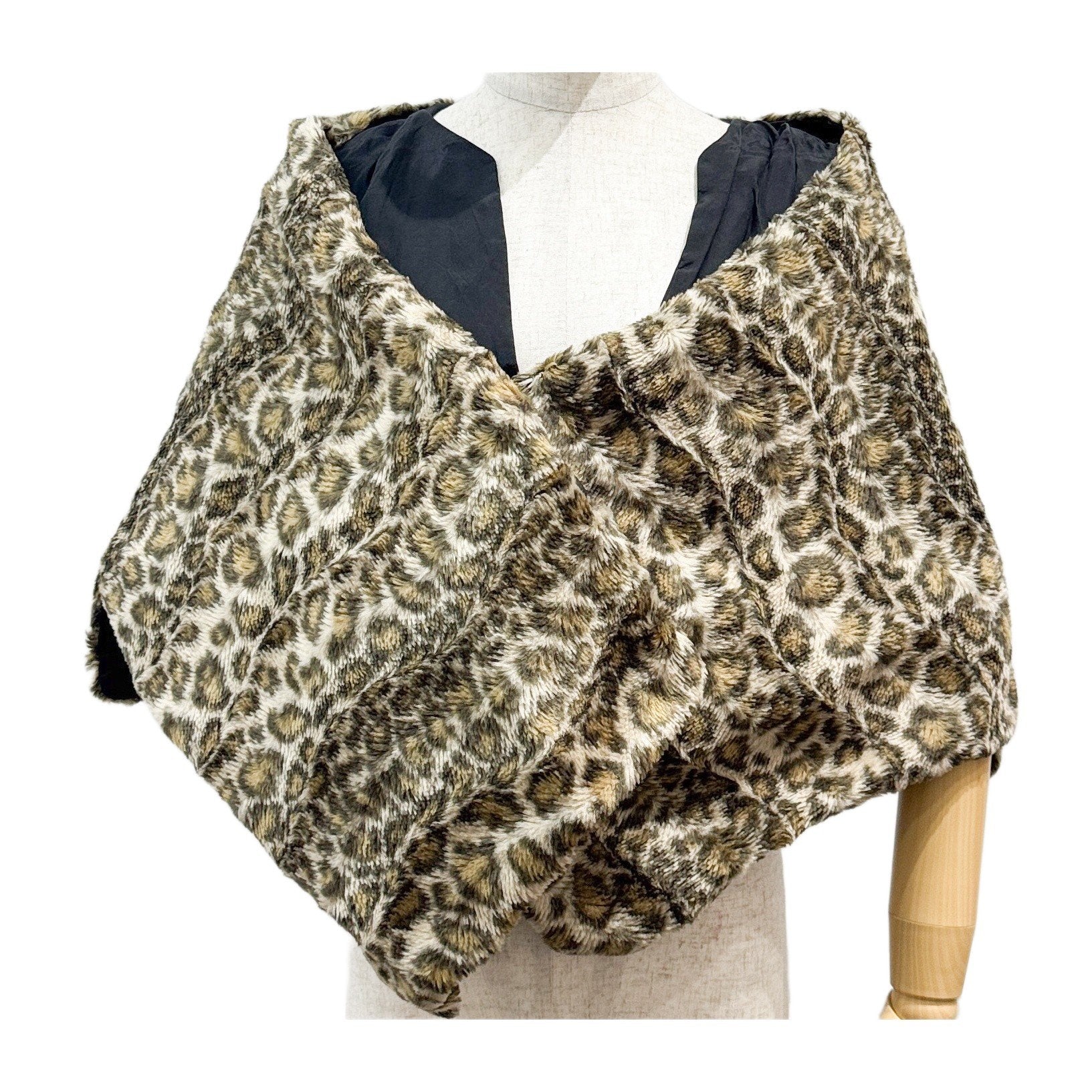 One Size Beige Leopard Print Fur Vest & Shawl