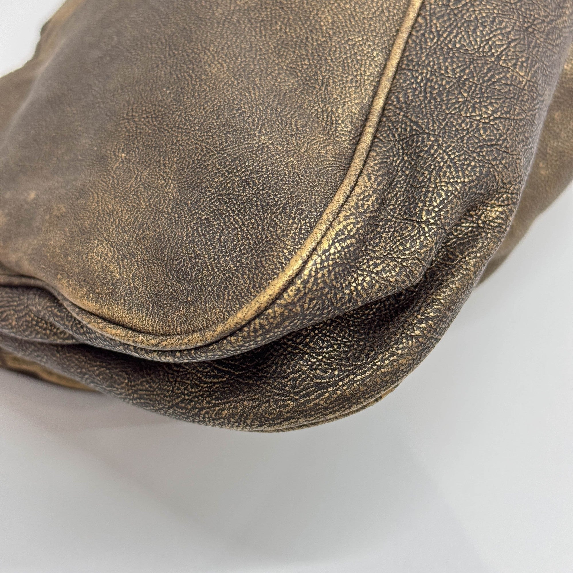 Gaucho Oyster Strap Gold Leather Shoulder Bag