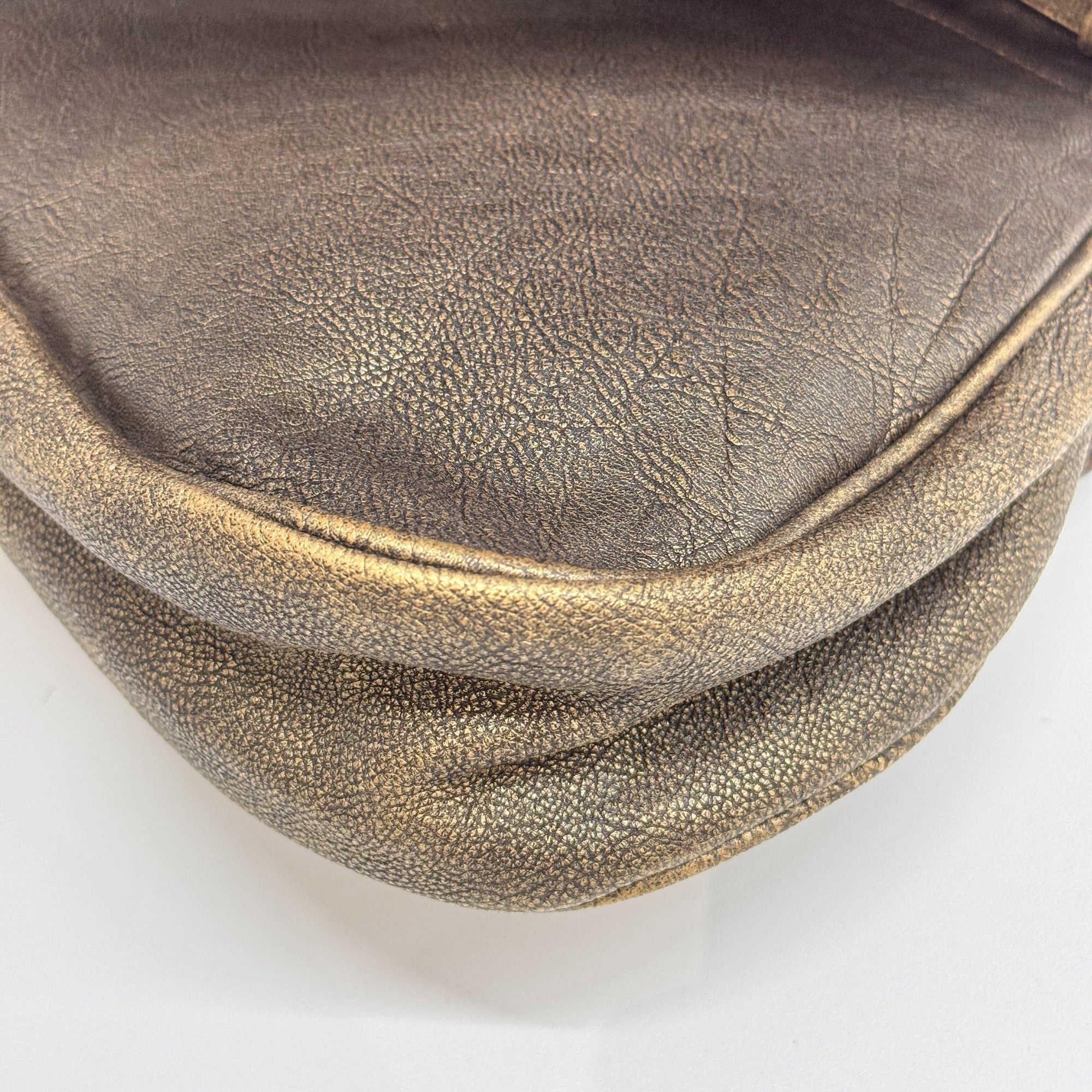 Gaucho Oyster Strap Gold Leather Shoulder Bag