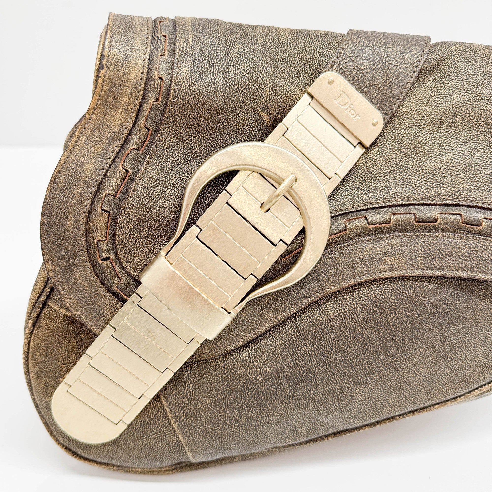 Gaucho Oyster Strap Gold Leather Shoulder Bag